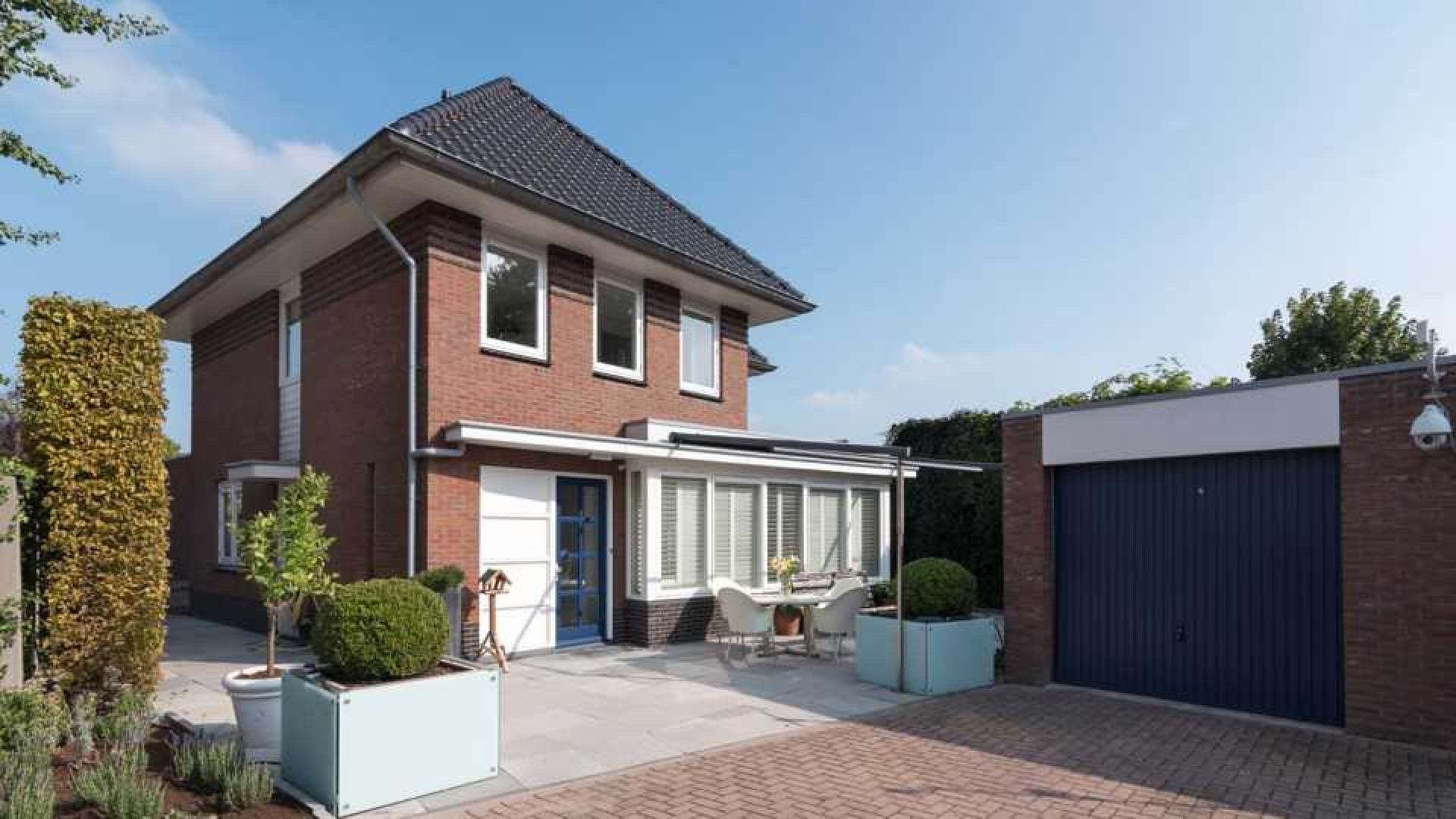 Huis coureur Tim Coronel verkocht. Zie foto's 1