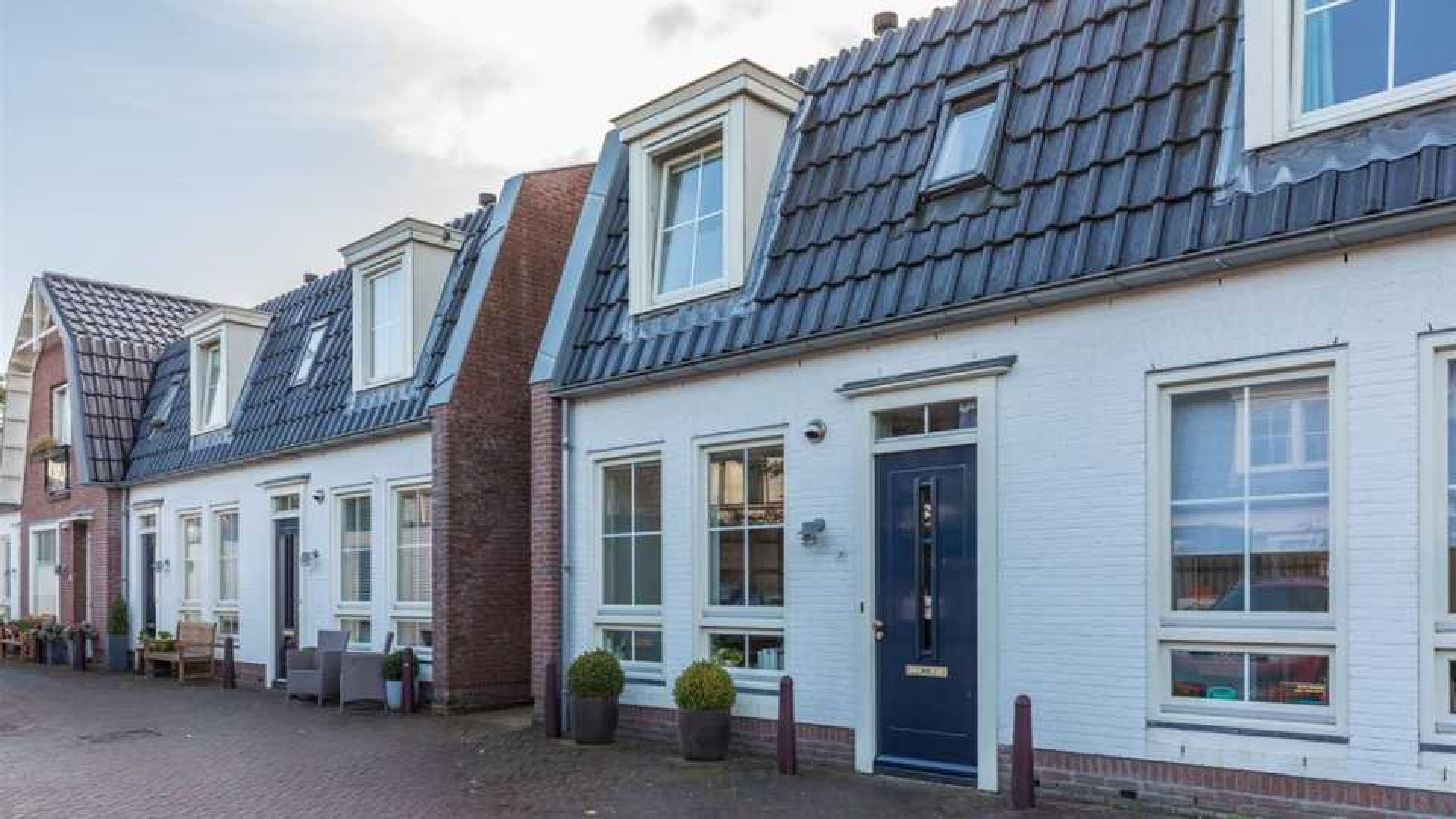 RTL Boulevard presentator Luuk Ikink heeft in recordtijd zijn hofjeswoning verkocht. Zie foto's 7