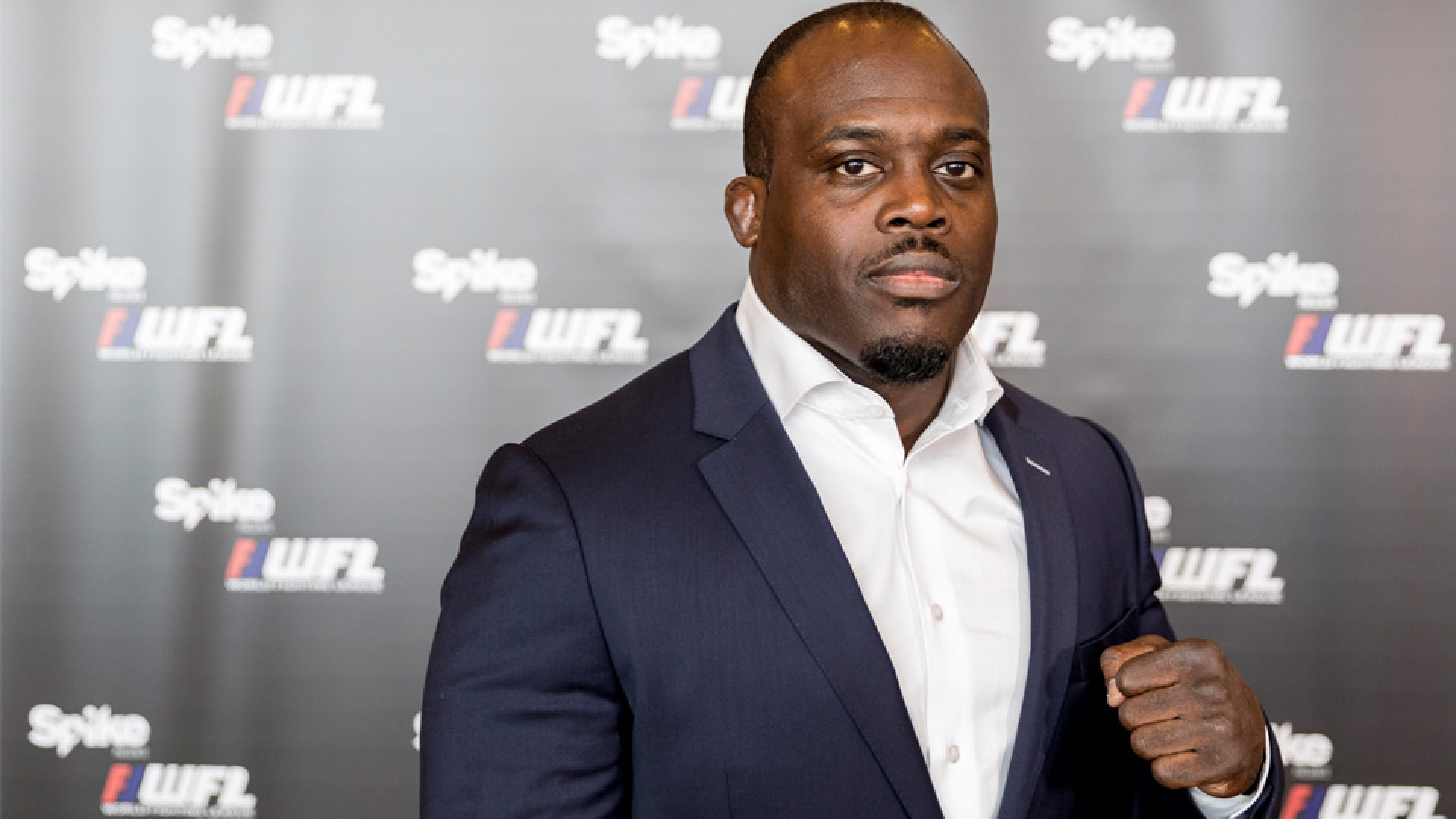 Kickbokser Melvin Manhoef knokt ook tegen zijn zware financiele problemen! 3