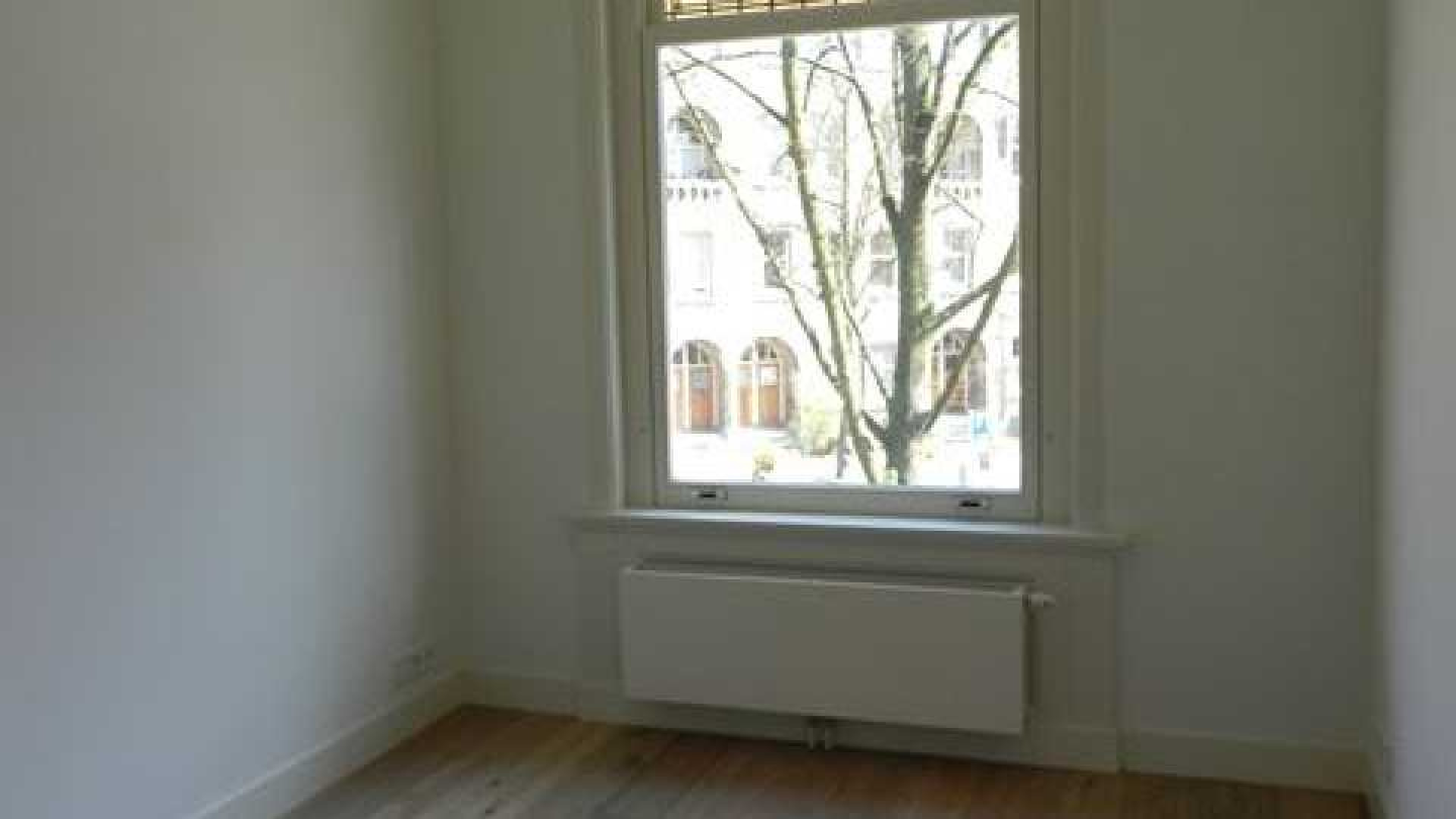 Frank Rijkaard zoekt huurder voor zijn zeer luxe driekamer appartement. Zie foto's 11