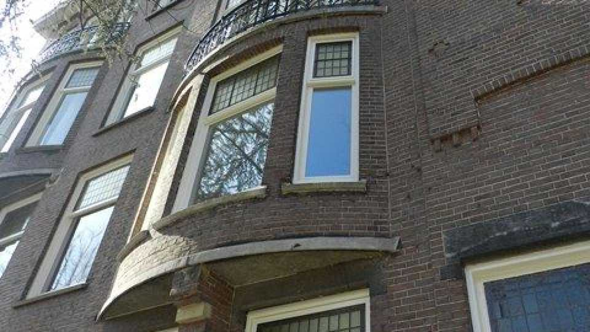 Frank Rijkaard zoekt huurder voor zijn zeer luxe driekamer appartement. Zie foto's 16