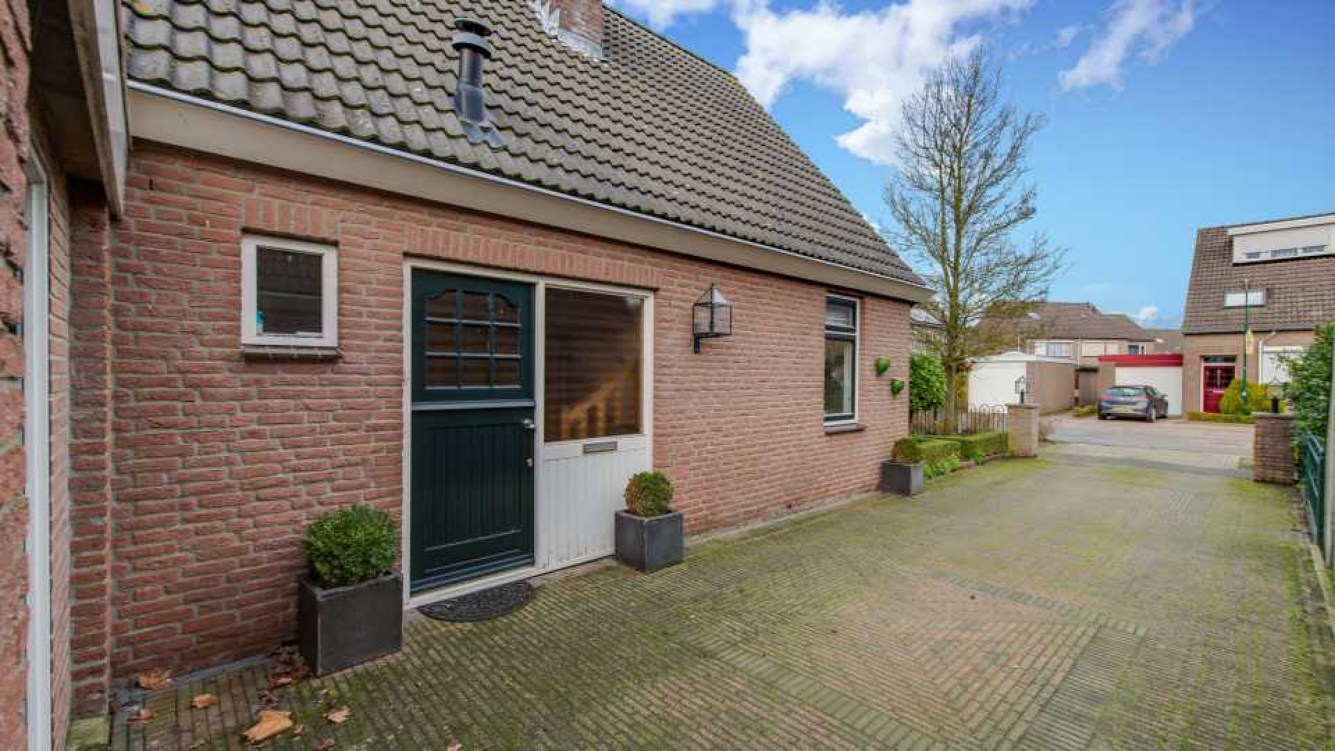 Meiden van OG3NE eindelijk van ouderlijk huis verlost! 2