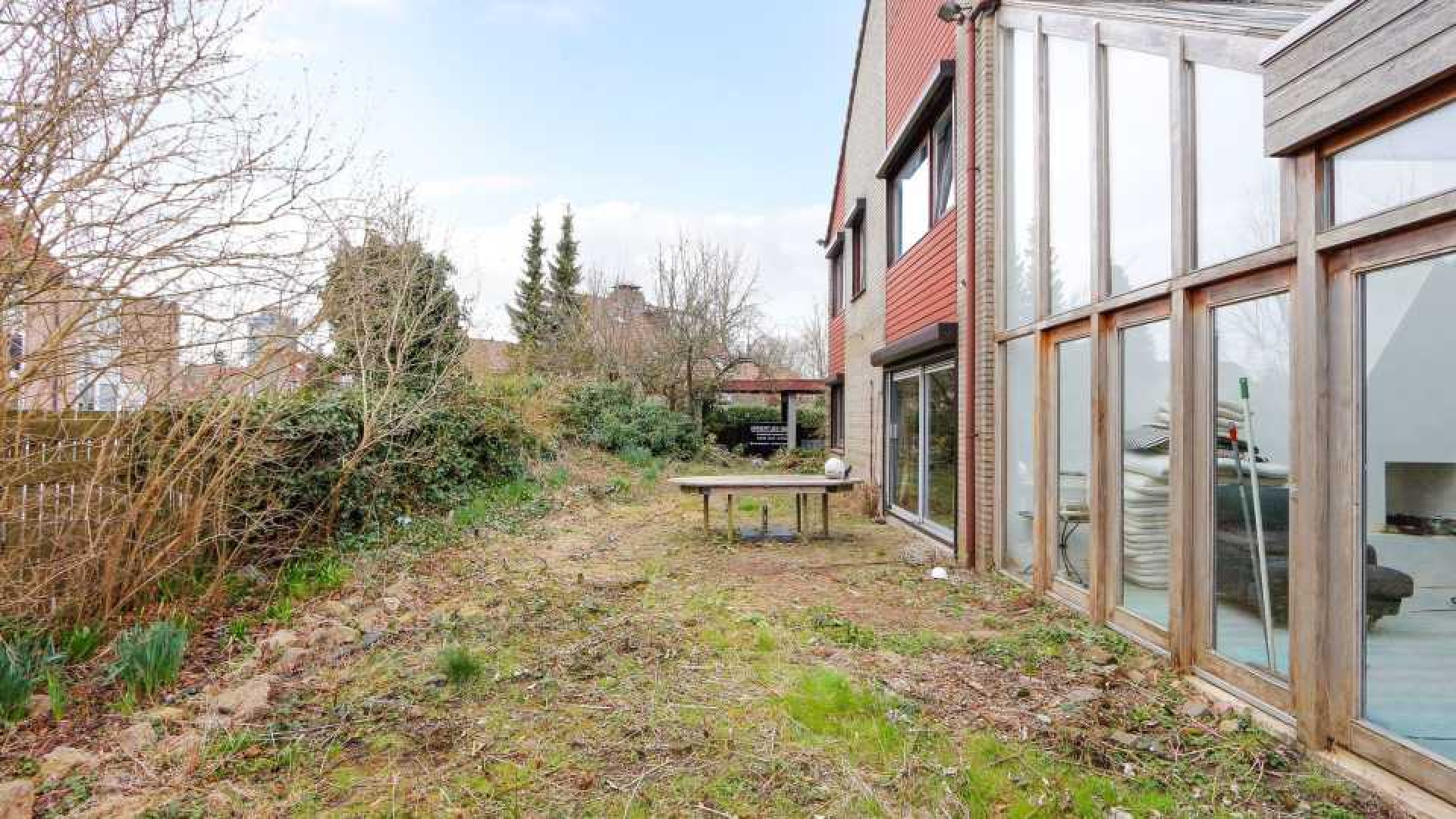 Jordy Breukhoven zet zijn vrijstaande huis in Dordrecht te koop. Zie foto's 20