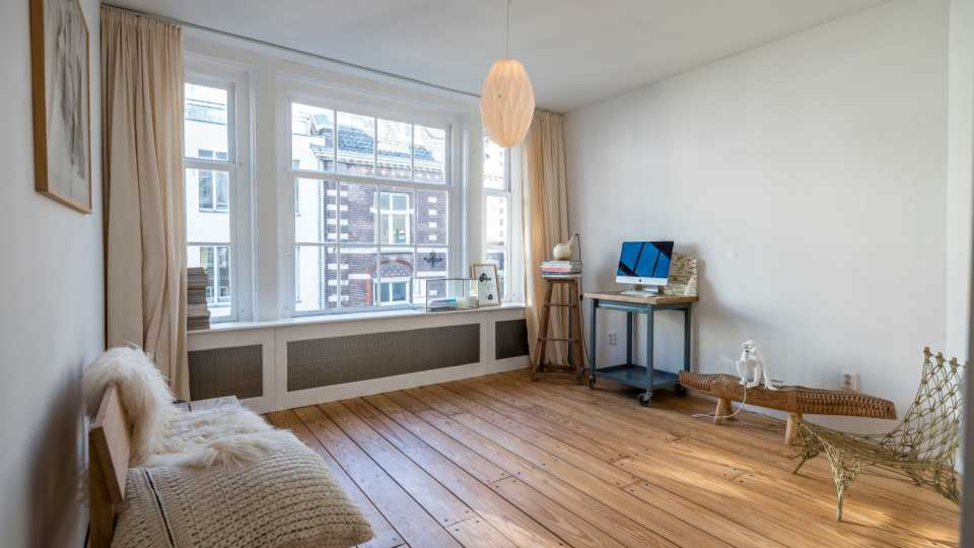 Javier Guzman zet appartement in centrum Amsterdam te koop. Zie foto's 4