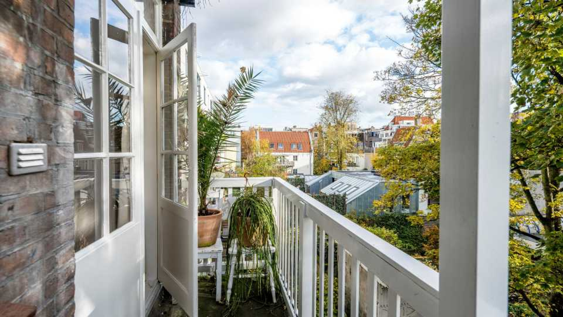 Javier Guzman boekt forse winst met verkoop appartement in centrum van Amsterdam. Zie foto's 13
