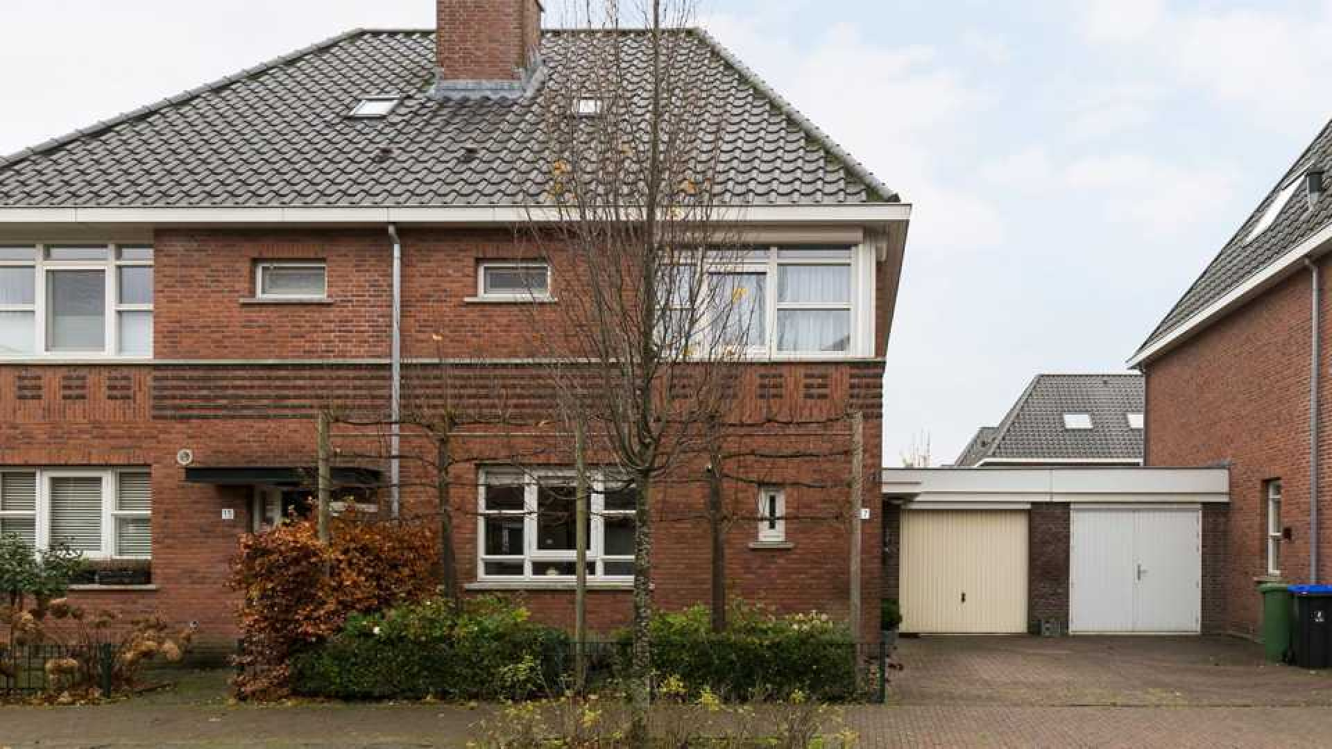 Marianne Thieme van de Partij voor de Dieren koopt twee onder 1 kap woning. Zie foto's 1