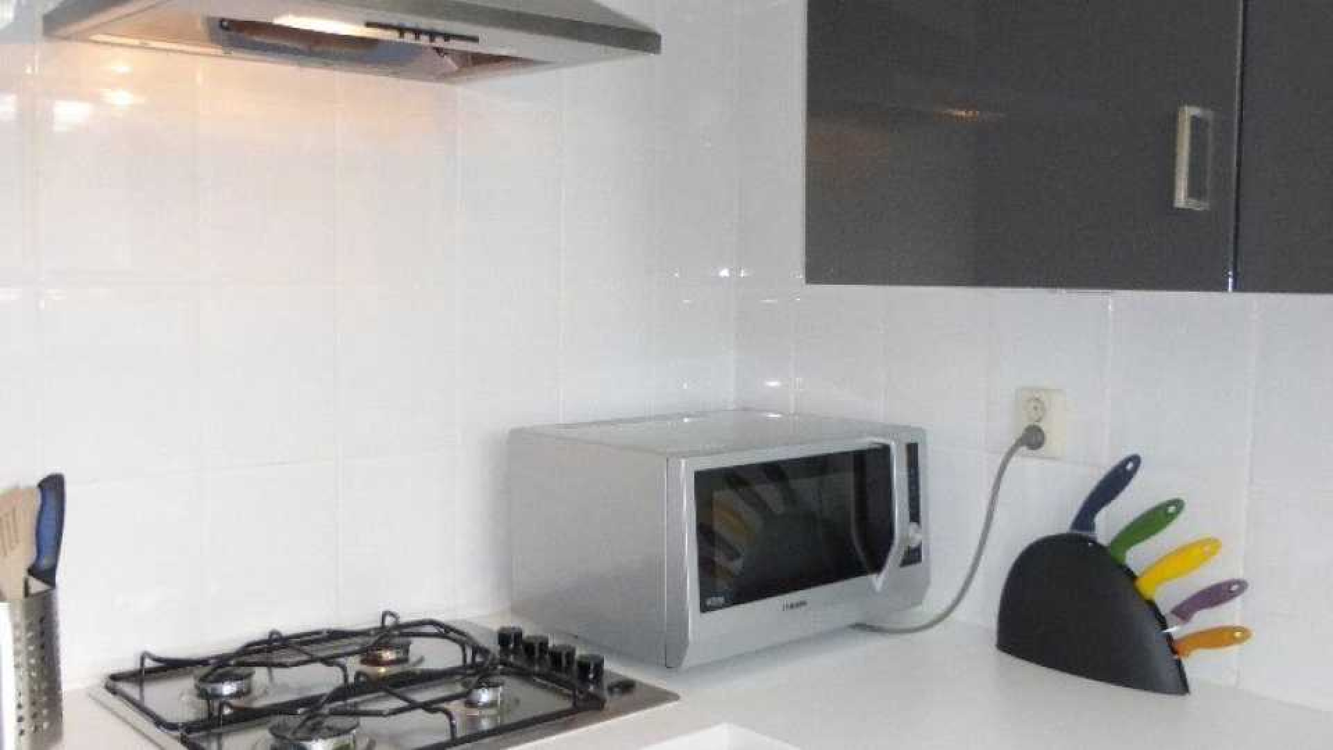 Binnenkijken in appartement van Barcelona spits Luuk de Jong. Zie foto's 7