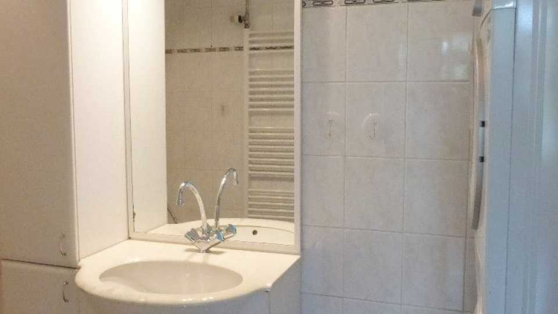 Binnenkijken in appartement van Barcelona spits Luuk de Jong. Zie foto's 14