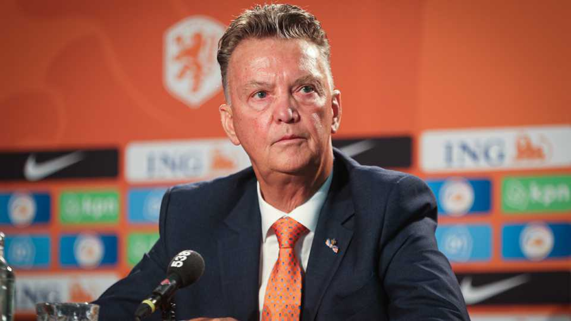 Binnenkijken in miljoenenappartement van Louis van Gaal. Zie foto's 1