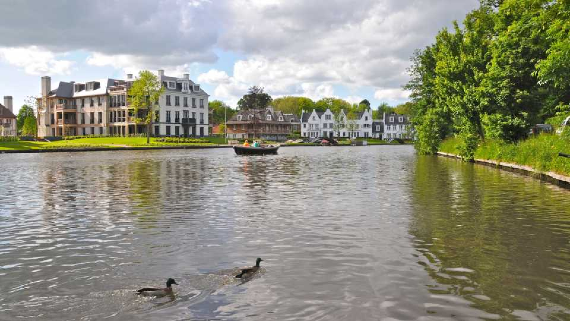 Dit luxe appartement huurde Dre Hazes tijdens breuk met Monique. Zie foto's 13