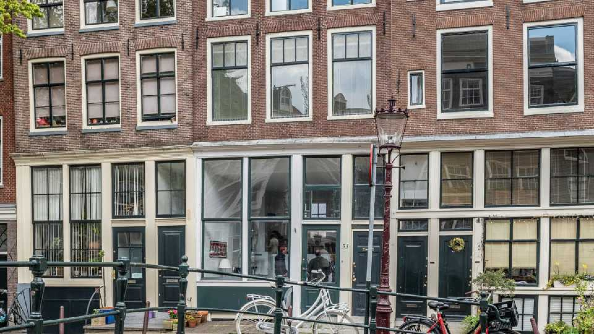 Paul de Leeuw koopt bijzonder grachtenpand in Amsterdam. Zie foto's 1