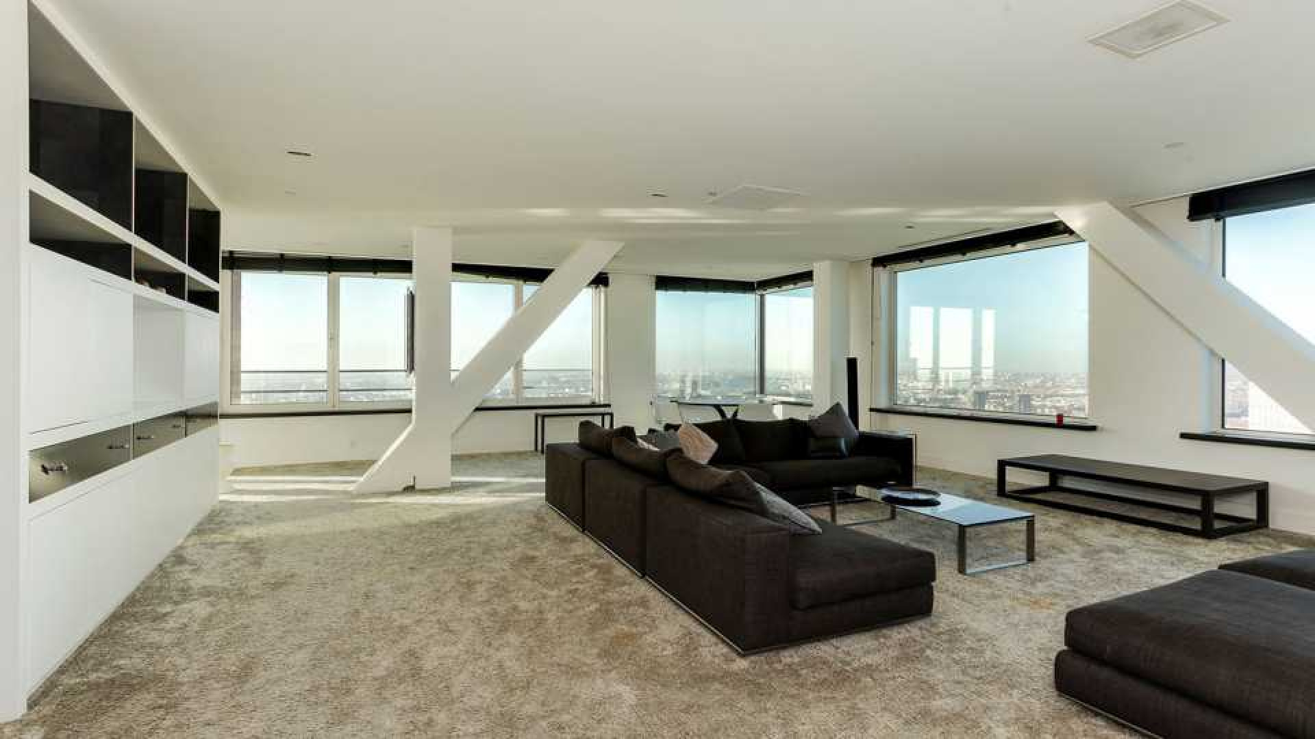 Penthouse in Montvideo complex in Rotterdam van Memphis Depay