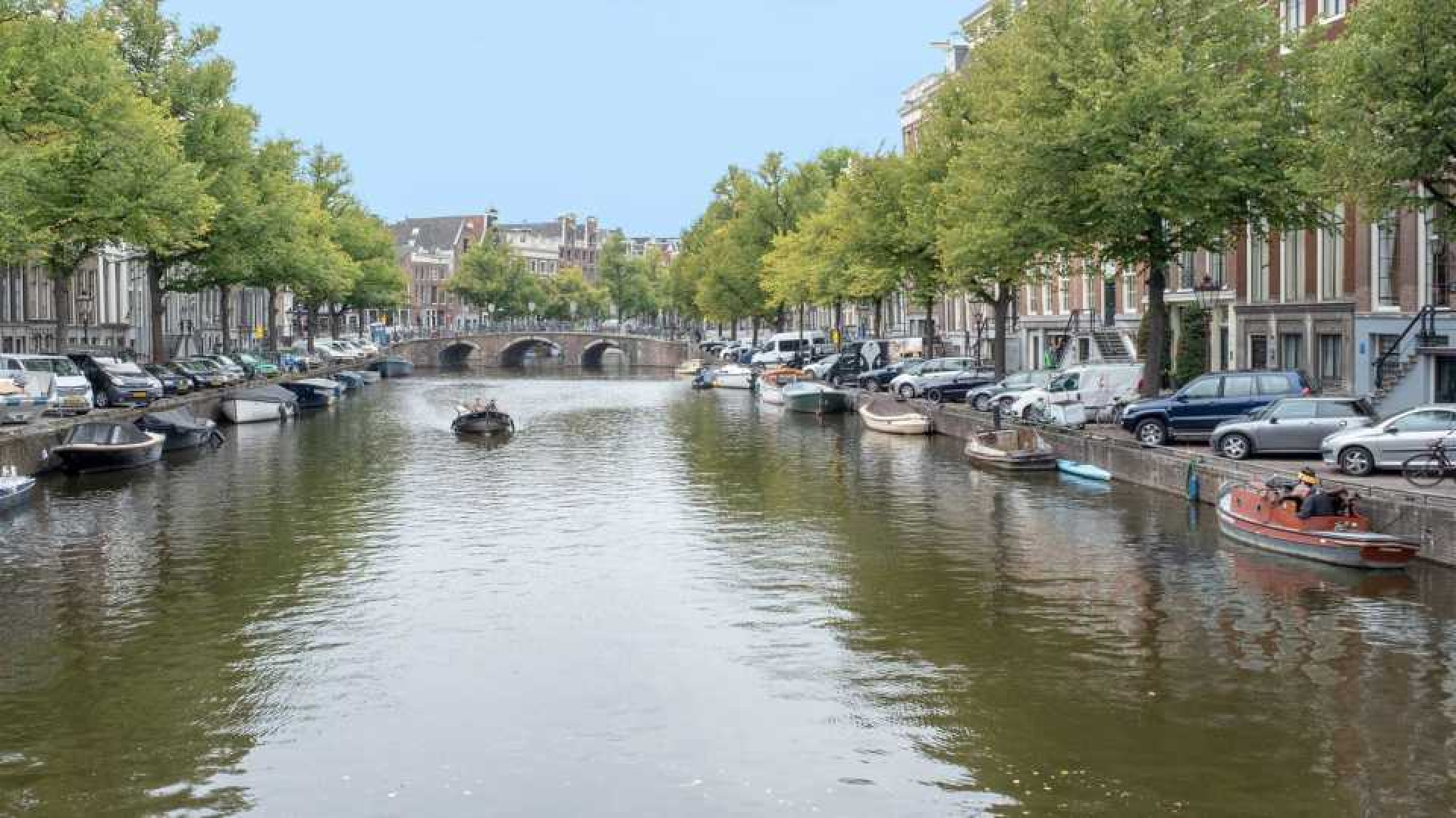 Jeroen van Koningsbrugge zet de bijl in vraagprijs van zijn fraaie grachtenpand in Amsterdam.