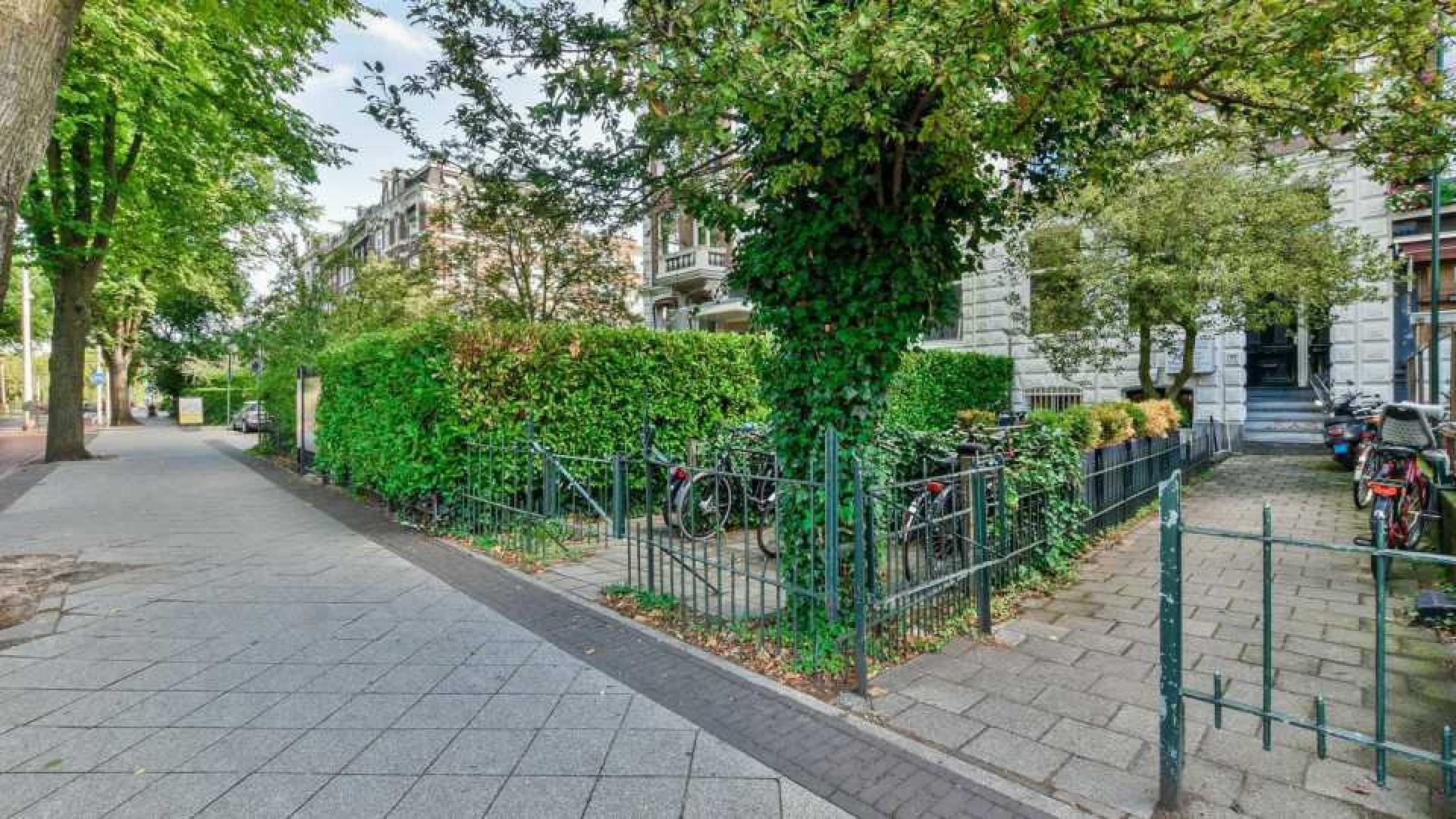 Dit appartement kocht wijlen Peter R de Vries voor zijn zoon Royce. Zie foto's 15