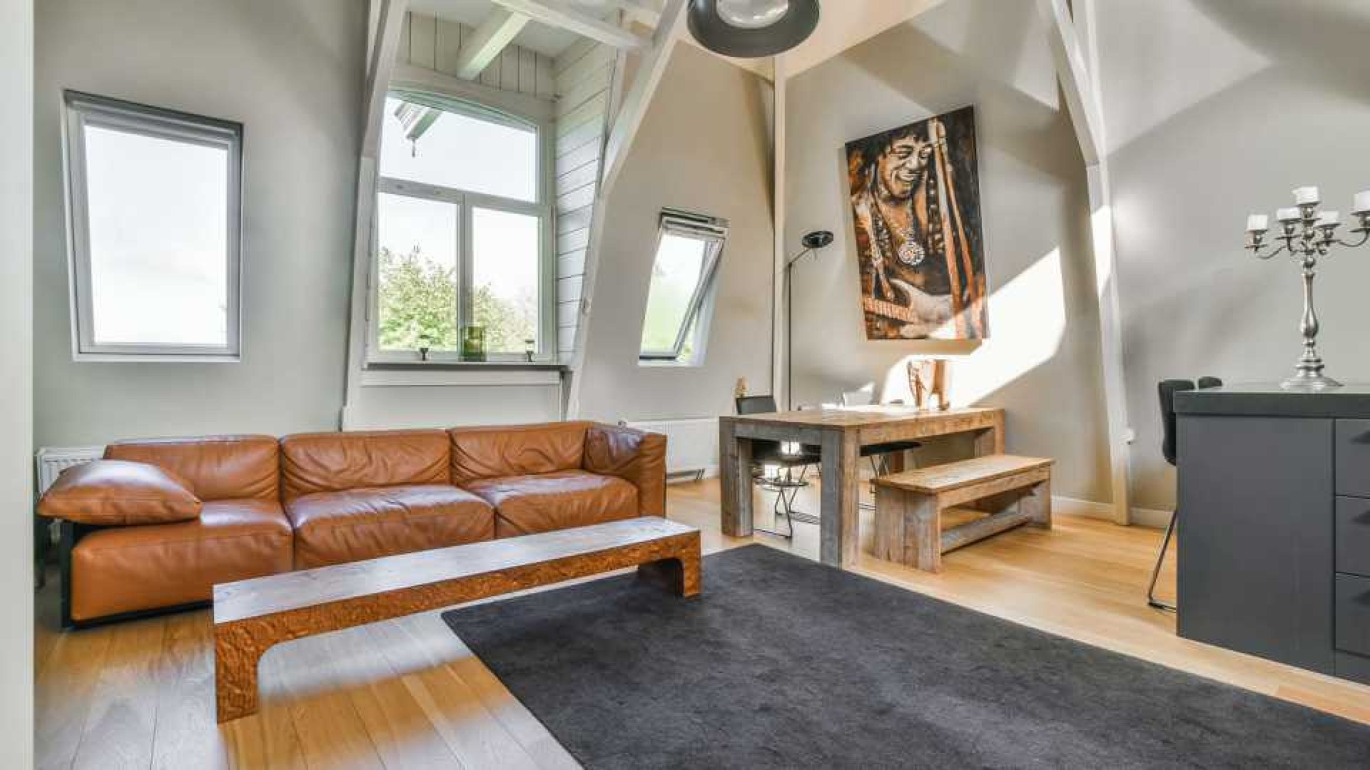 Dit appartement kocht wijlen Peter R de Vries voor zijn zoon Royce. Zie foto's 5