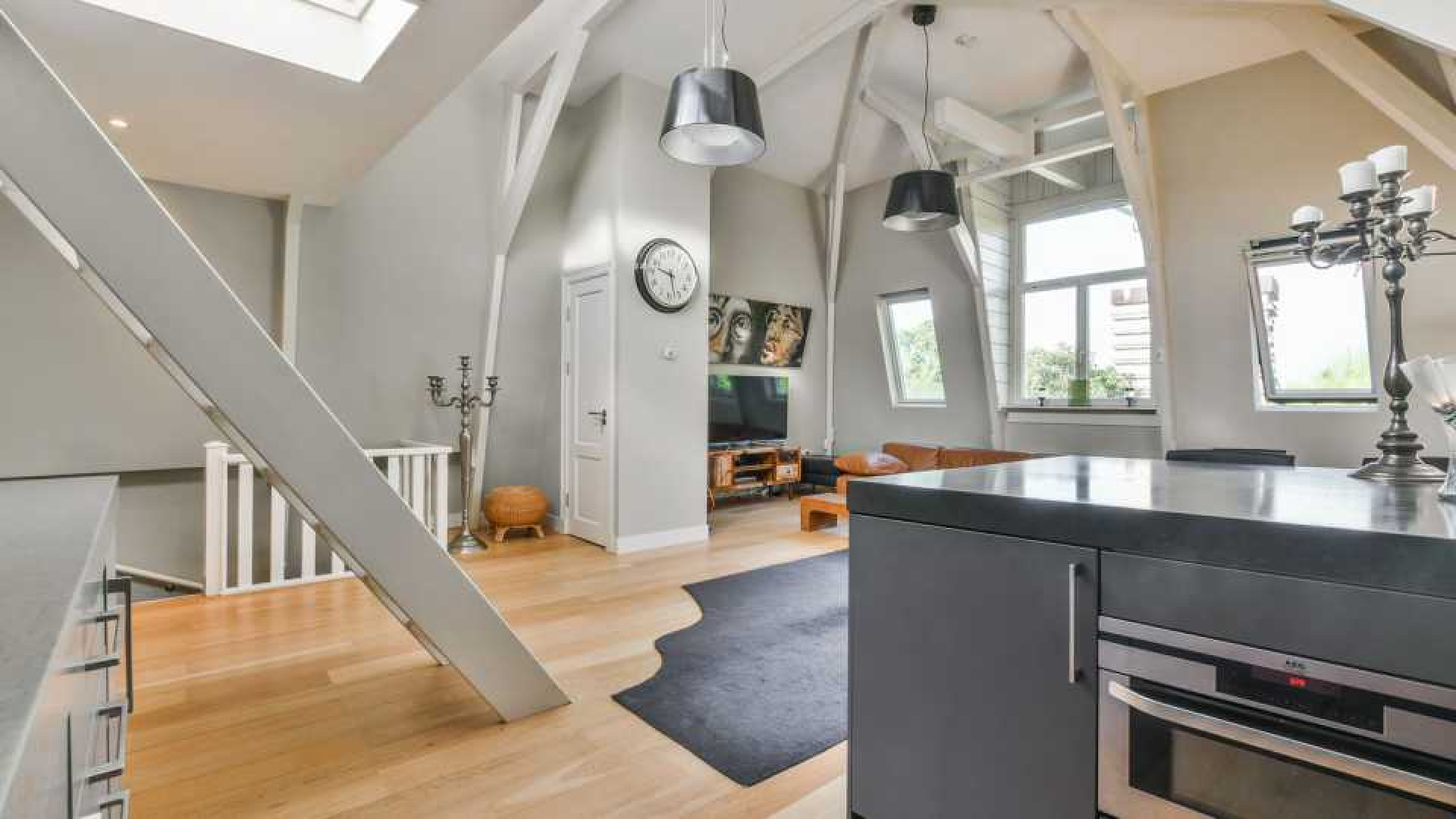 Dit appartement kocht wijlen Peter R de Vries voor zijn zoon Royce. Zie foto's 7