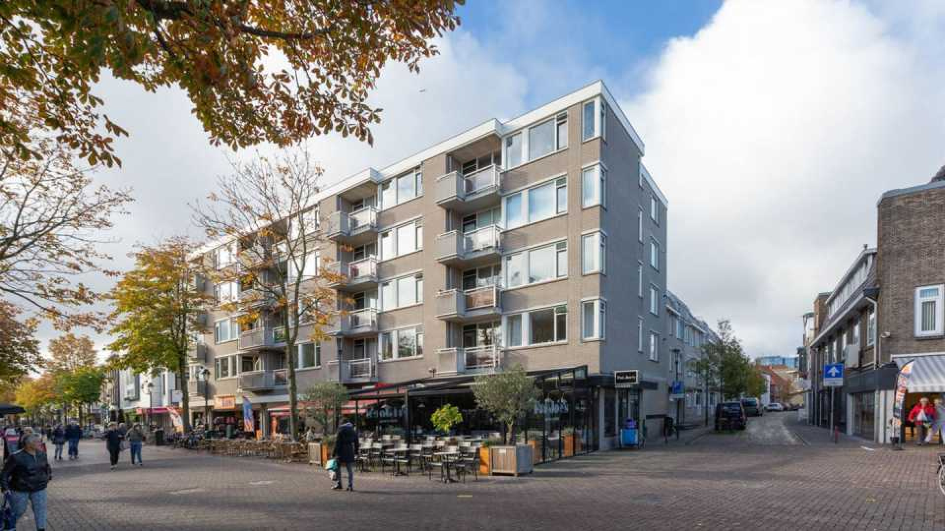 Frank Dane verkoopt zijn appartement in Hilversum.