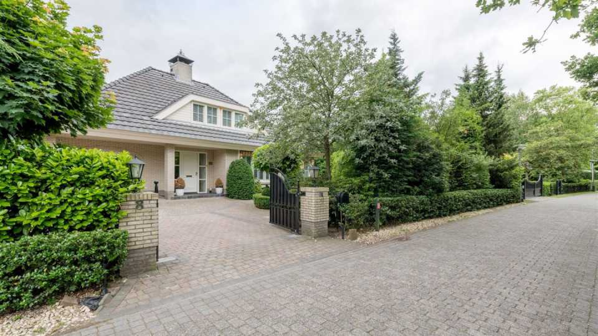 Glennis Grace zet haar vrijstaande villa te koop. 2