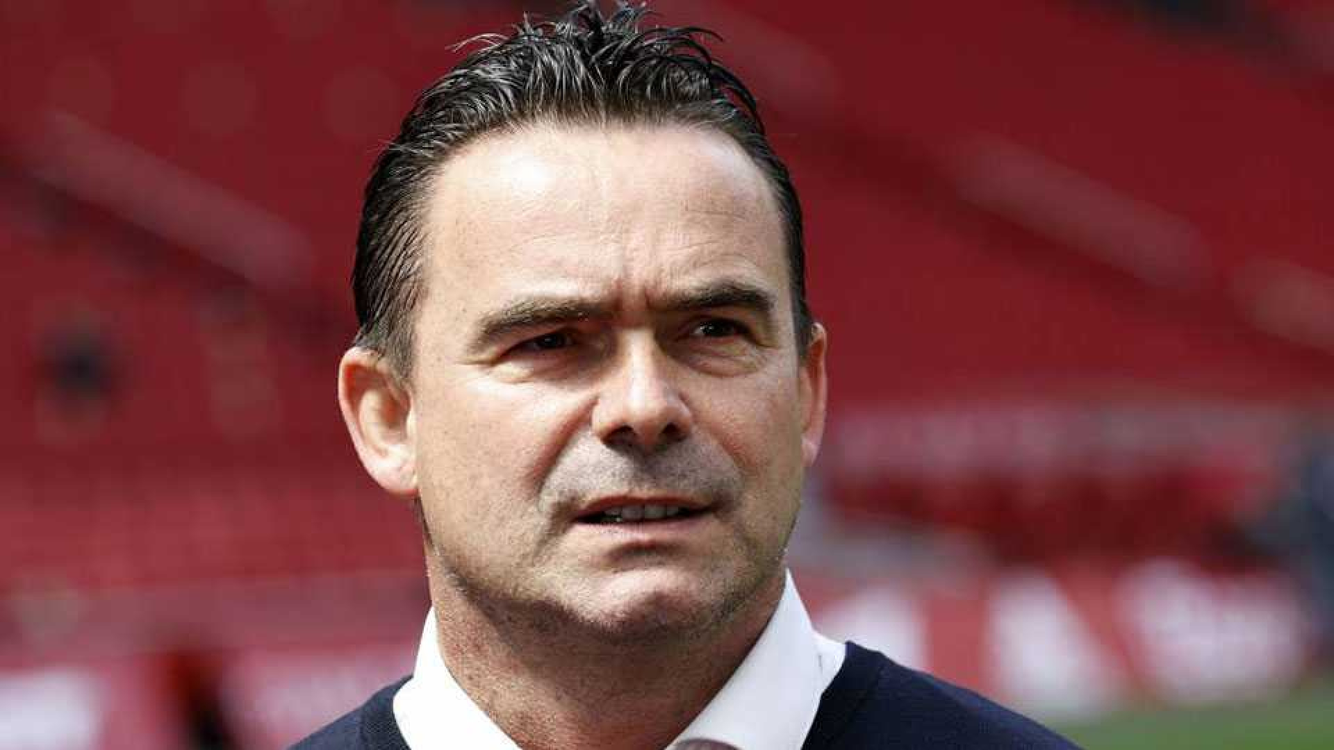 Marc Overmars gaat dit grachtenpand nu in de verkoop zetten. Zie foto's 1