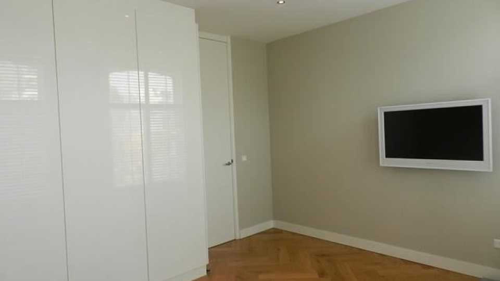 KNVB directeur Nigel de Jong heeft voor duizenden euro's per maand huurder gevonden voor dit appartement. Zie foto's 14
