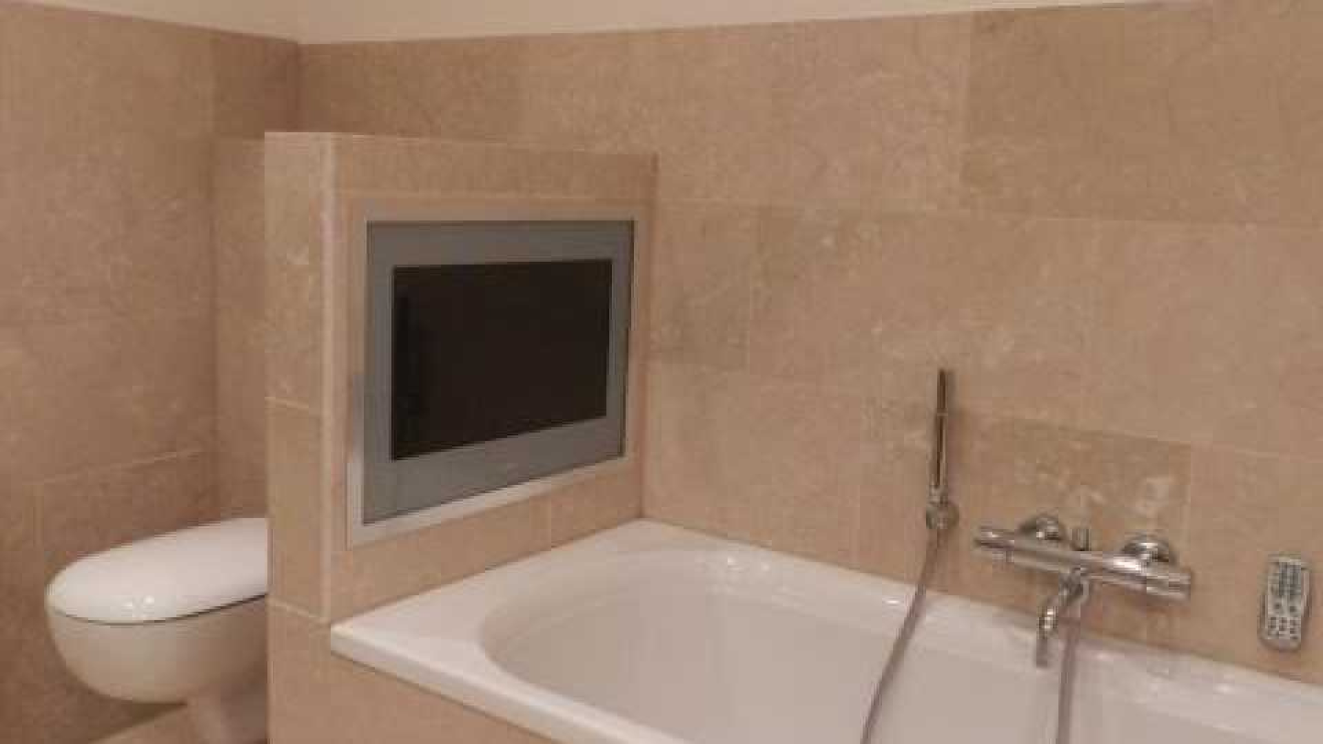 KNVB directeur Nigel de Jong heeft voor duizenden euro's per maand huurder gevonden voor dit appartement. Zie foto's 17