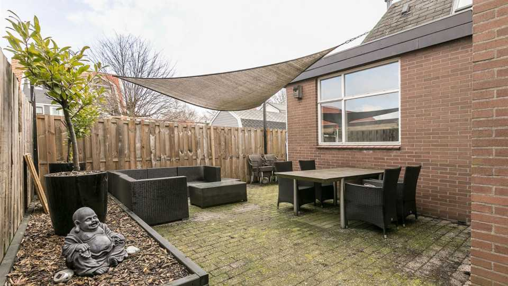 Kim Feenstra redt haar woning van de ondergang. Zie foto's 15