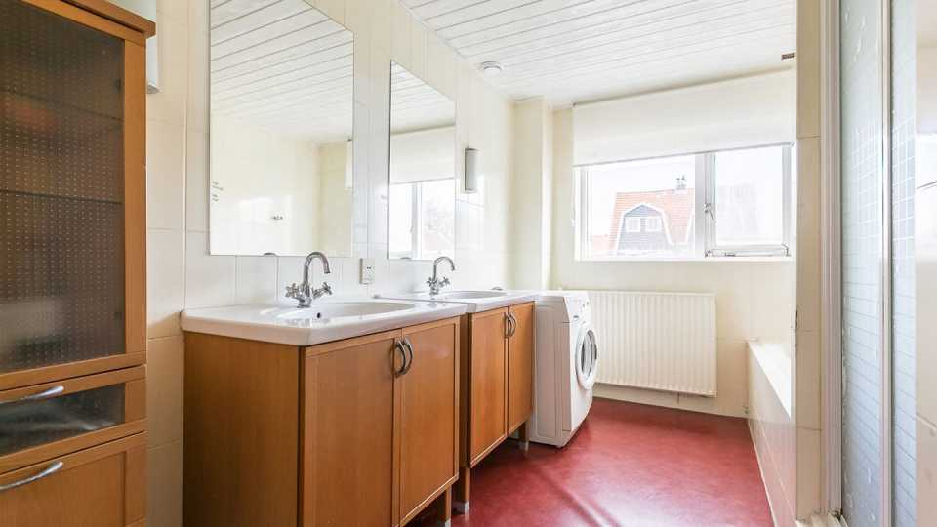 Kim Feenstra redt haar woning van de ondergang. Zie foto's 12
