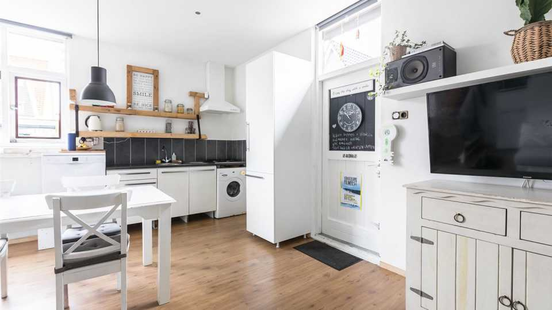 Kim Feenstra redt haar woning van de ondergang. Zie foto's 14