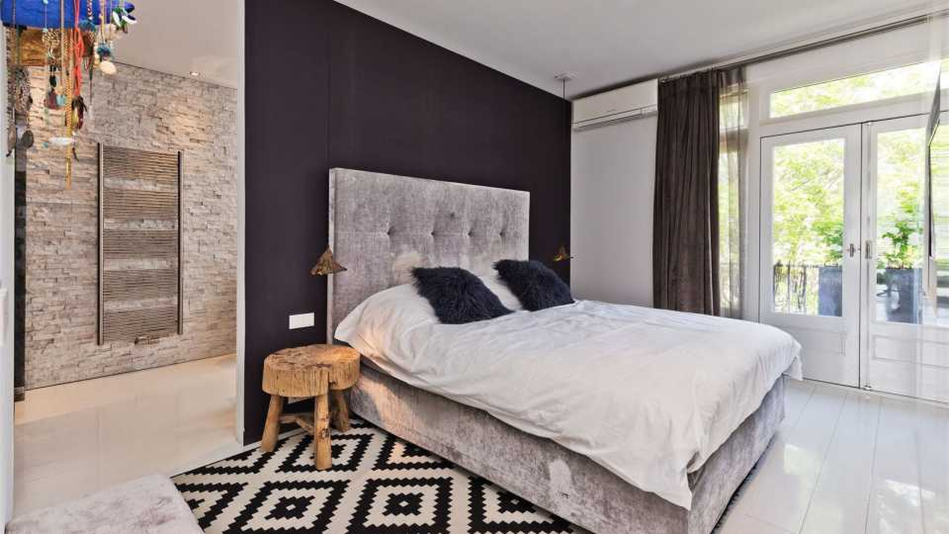 Ronald de Boer zet zijn luxe design appartement te koop. 9