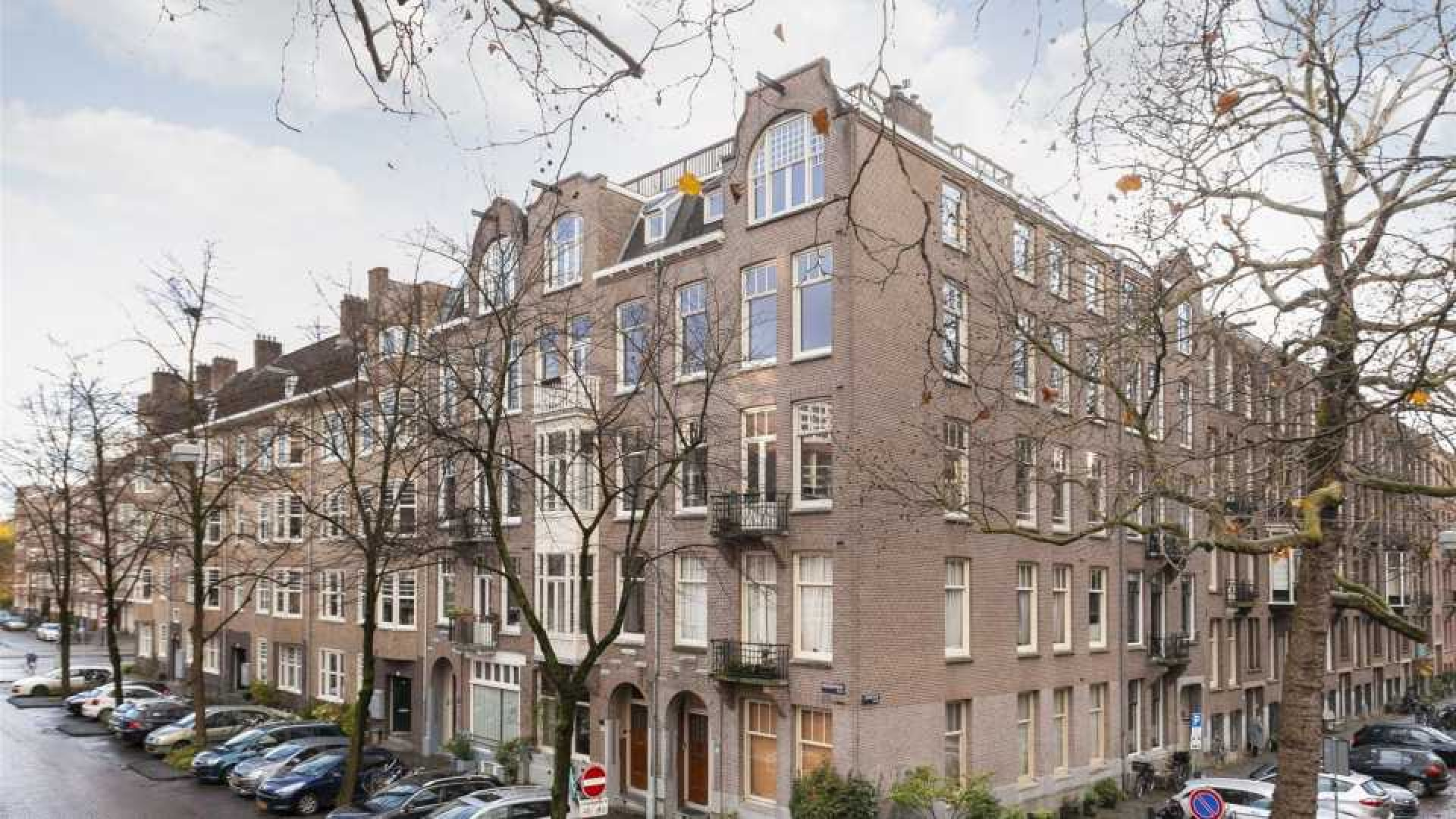 Koefnoen acteur Owen Schumacher zet zijn luxe Amsterdamse appartement te koop. 1