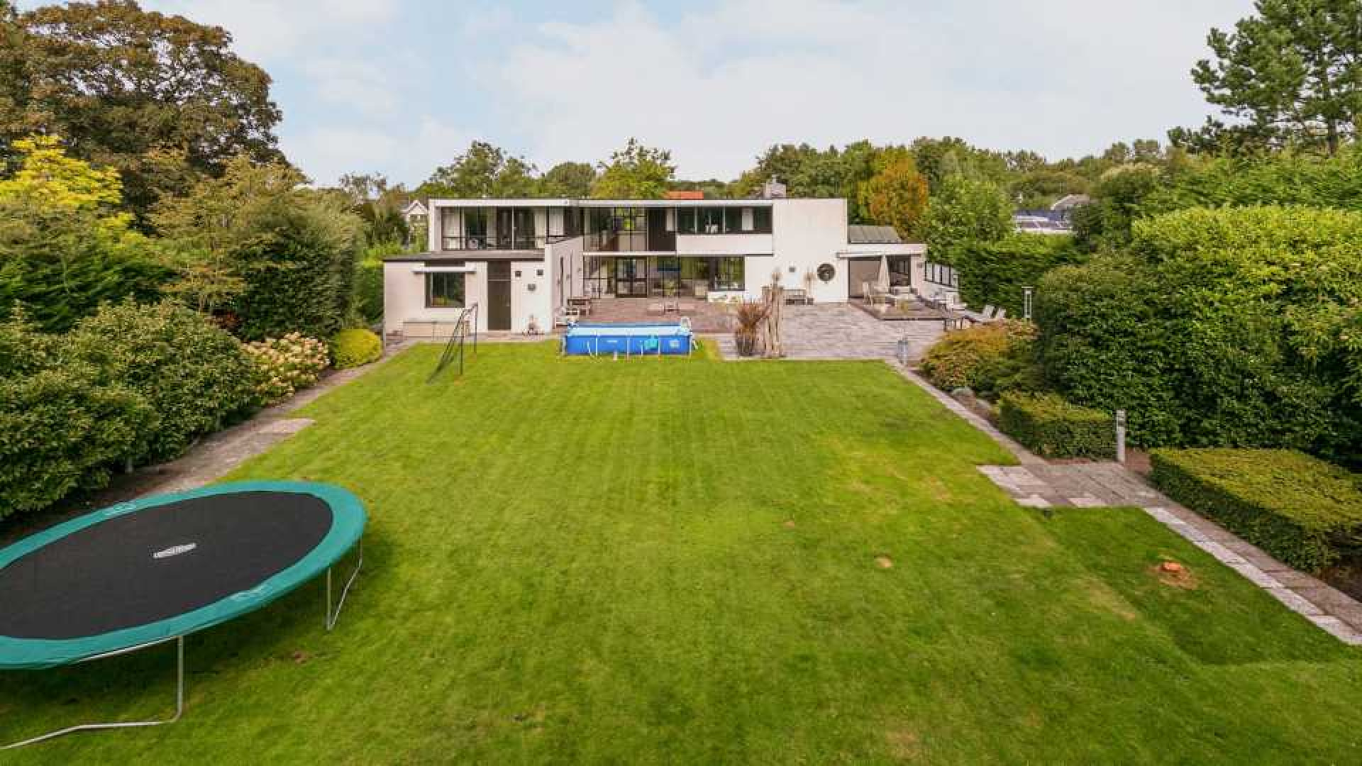 Dit is de luxe villa van zangeres Davina Michelle. Zie foto's. 2