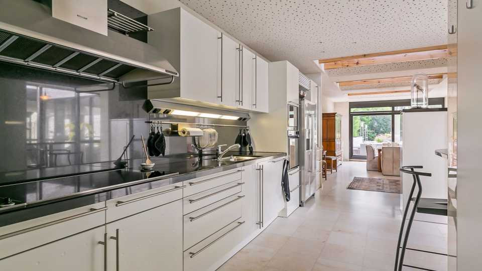 Binnenkijken in de luxe villa van Davina Michelle. Zie alle foto's