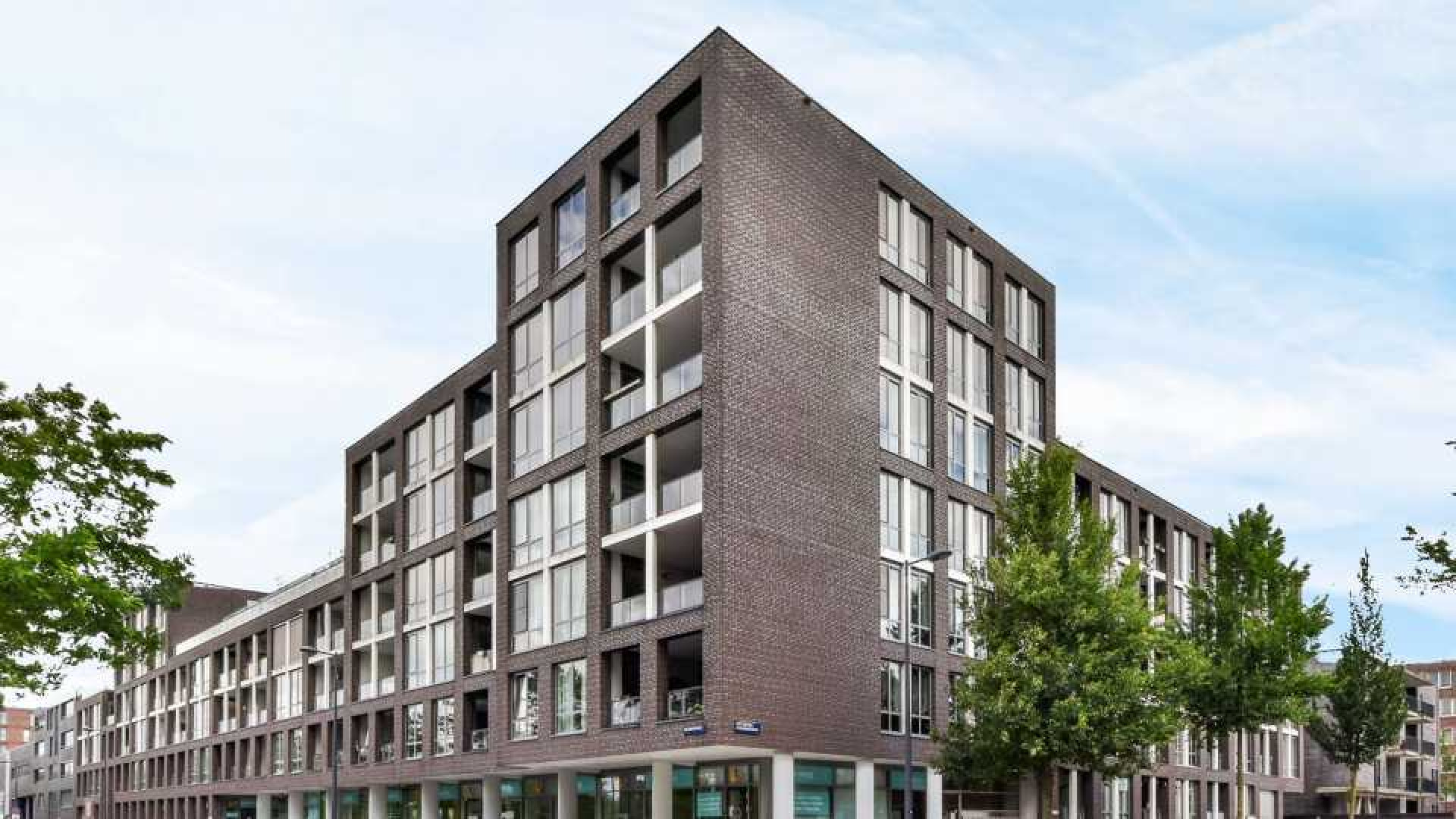 Vriendin Guus Meeuwis maakt financiele klapper met verkoop van haar appartement. Zie foto's 1