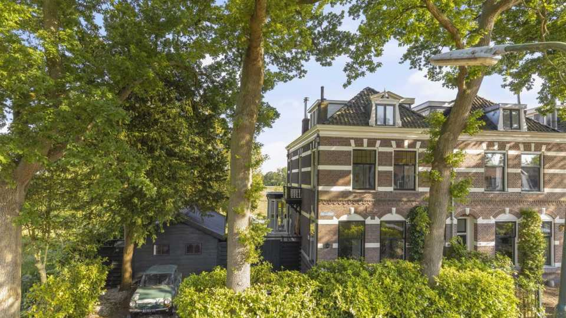 Trijntje Oosterhuis wordt buurvrouw van Eva Jinek.. 1