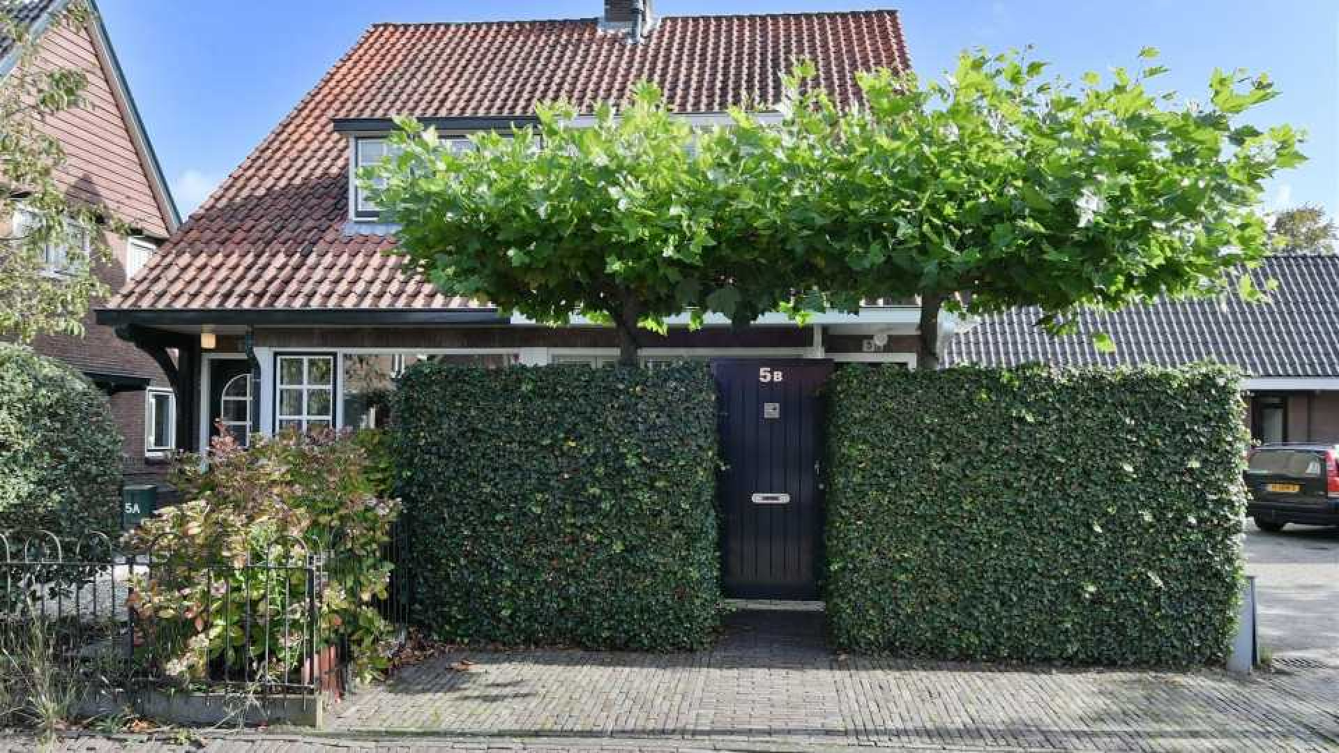 Zanger Duncan Laurence zet zijn Gooise woning met buiten jacuzzi te koop. Zie foto's. 1