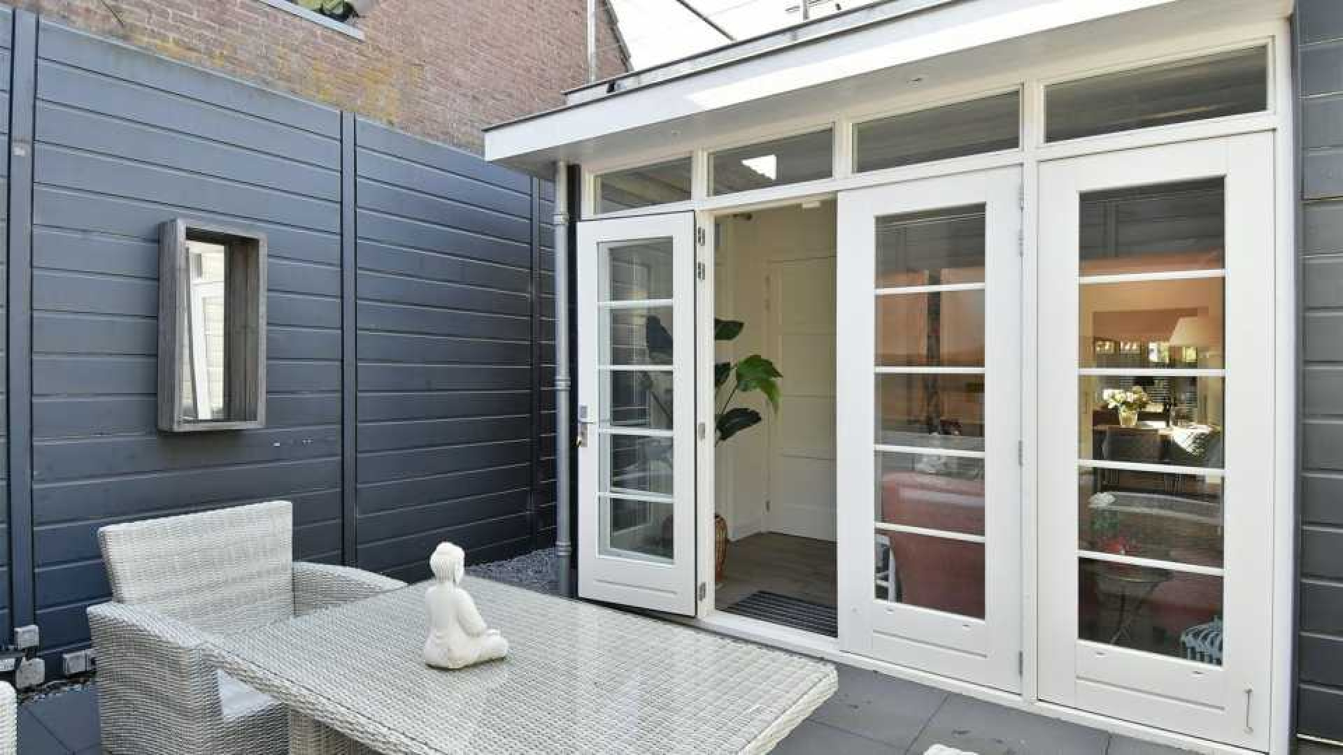 Zanger Duncan Laurence zet zijn Gooise woning met buiten jacuzzi te koop. Zie foto's. 9