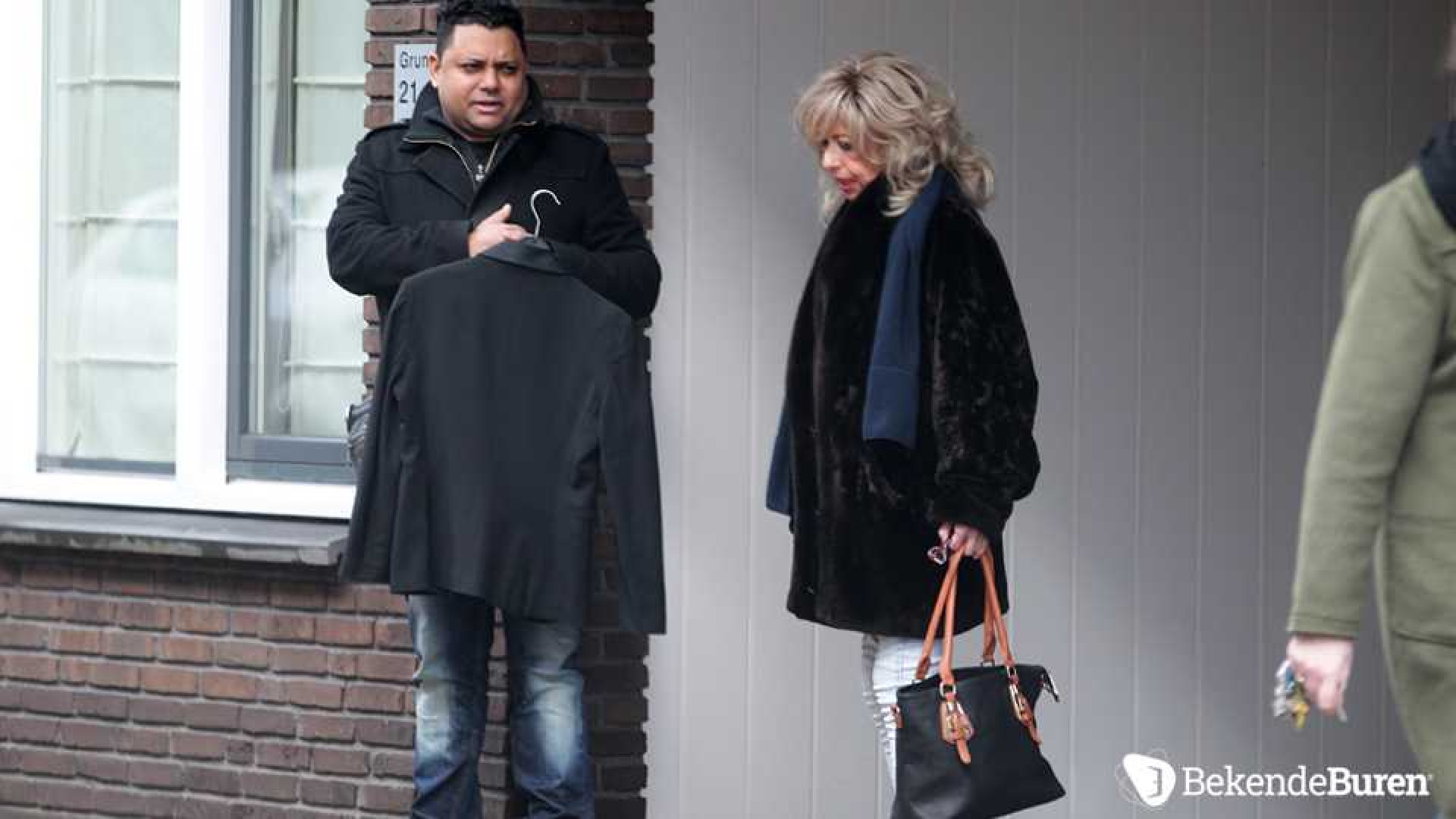 Deze bekende nederlander heeft nep haar besteld.. 3
