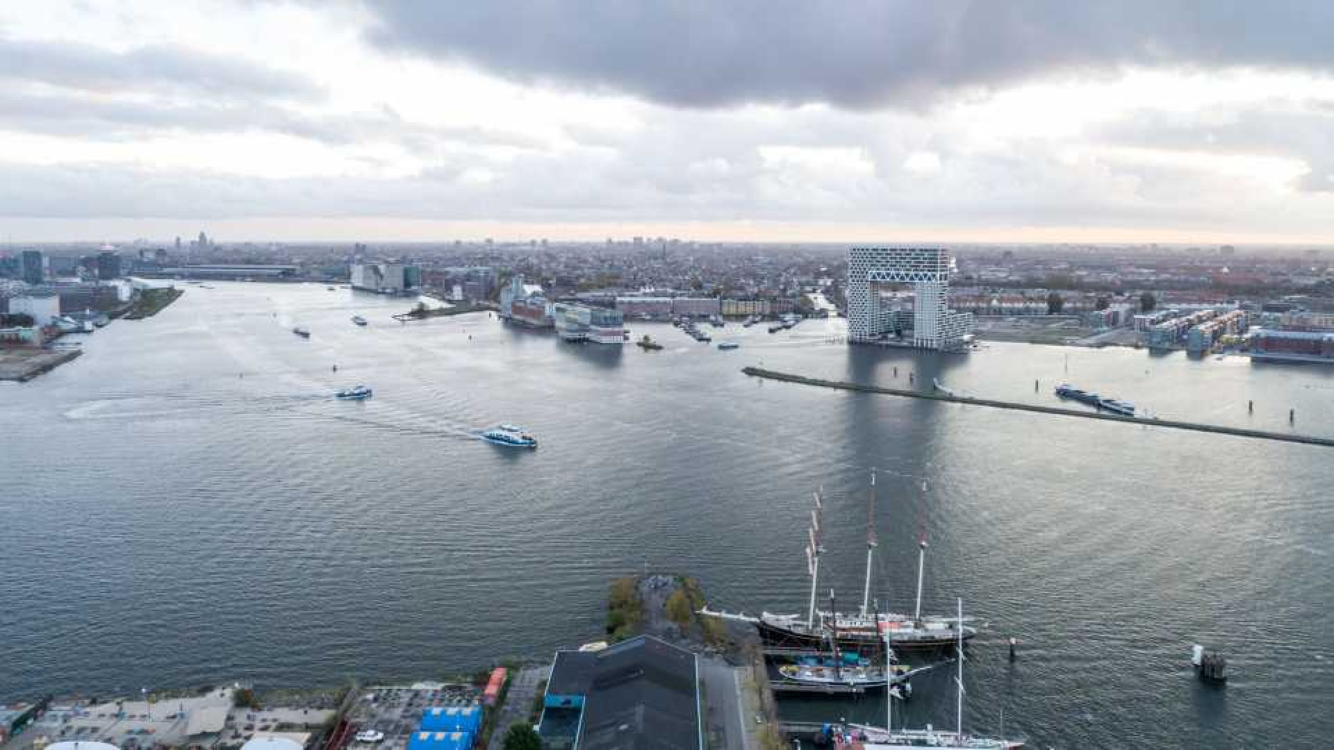 Binnenkijken in appartement van Donny Roelvink en zijn vriendin Janice. 1