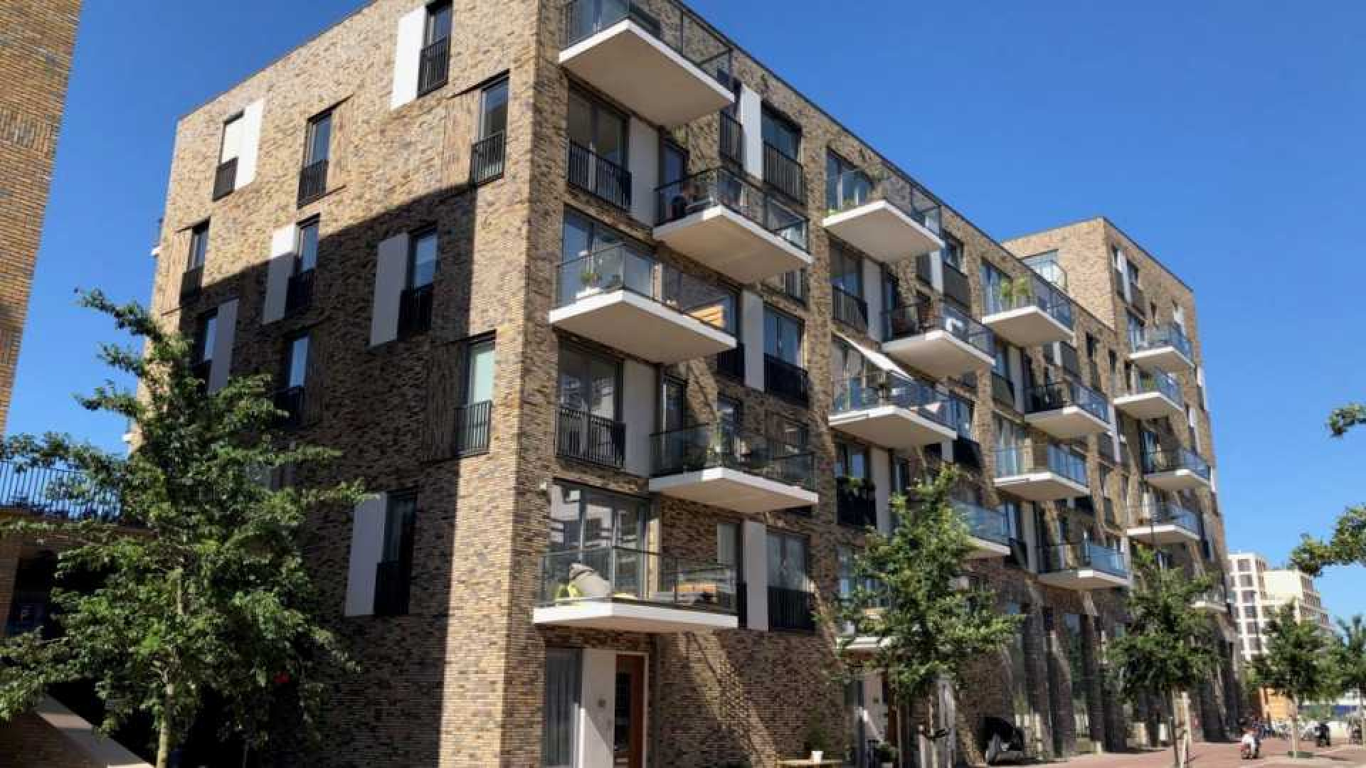 Victoria's Secret topmodel Romee Strijd zet wederom haar luxe Amsterdamse appartement te huur.  Zie foto's 2