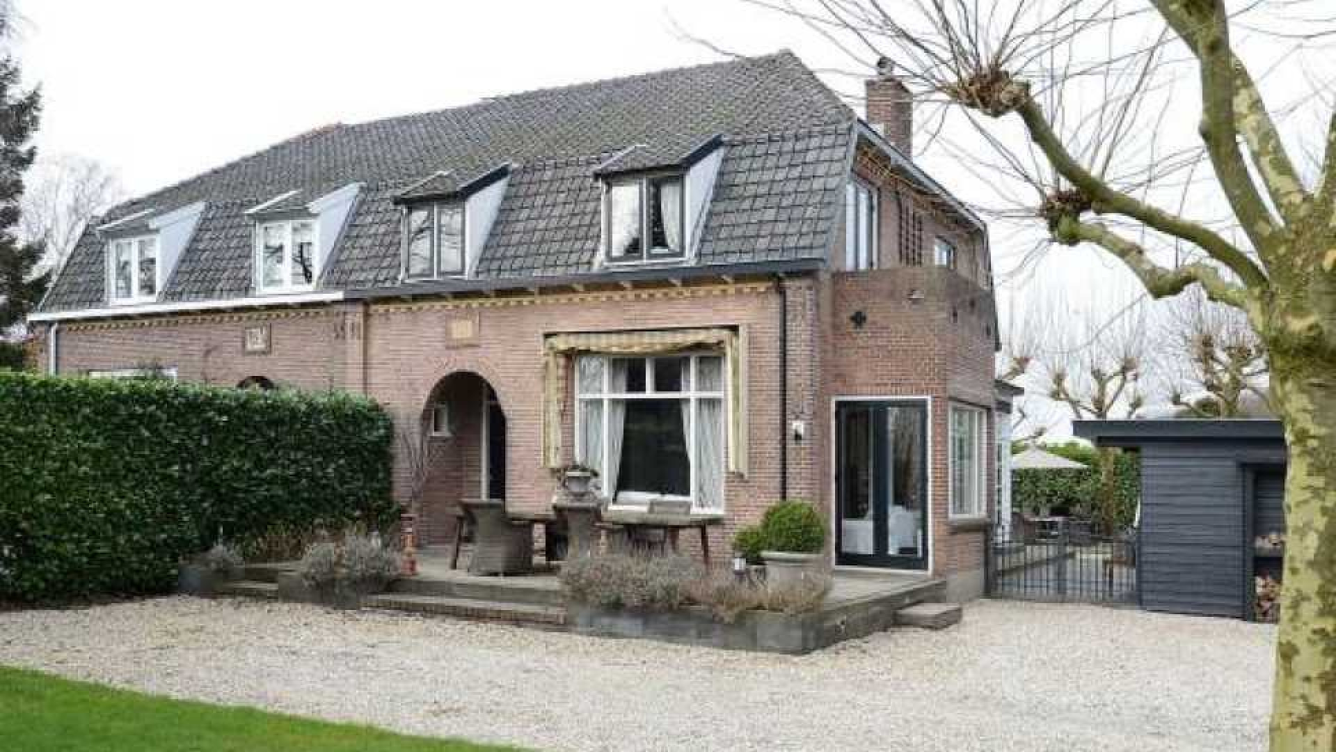 Binnenkijken in villa met buiten jacuzzi van zangeres en presentatrice Nance. Zie foto's 1