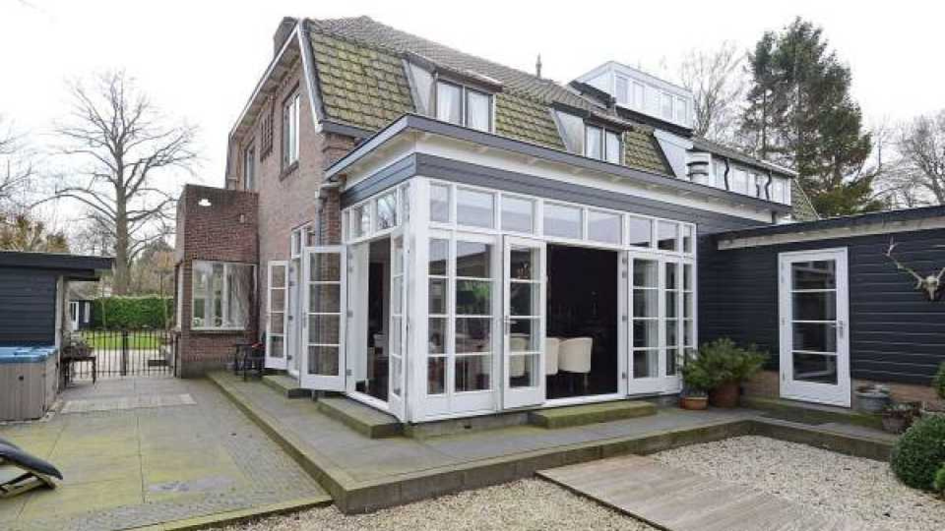 Binnenkijken in villa met buiten jacuzzi van zangeres en presentatrice Nance. Zie foto's 15