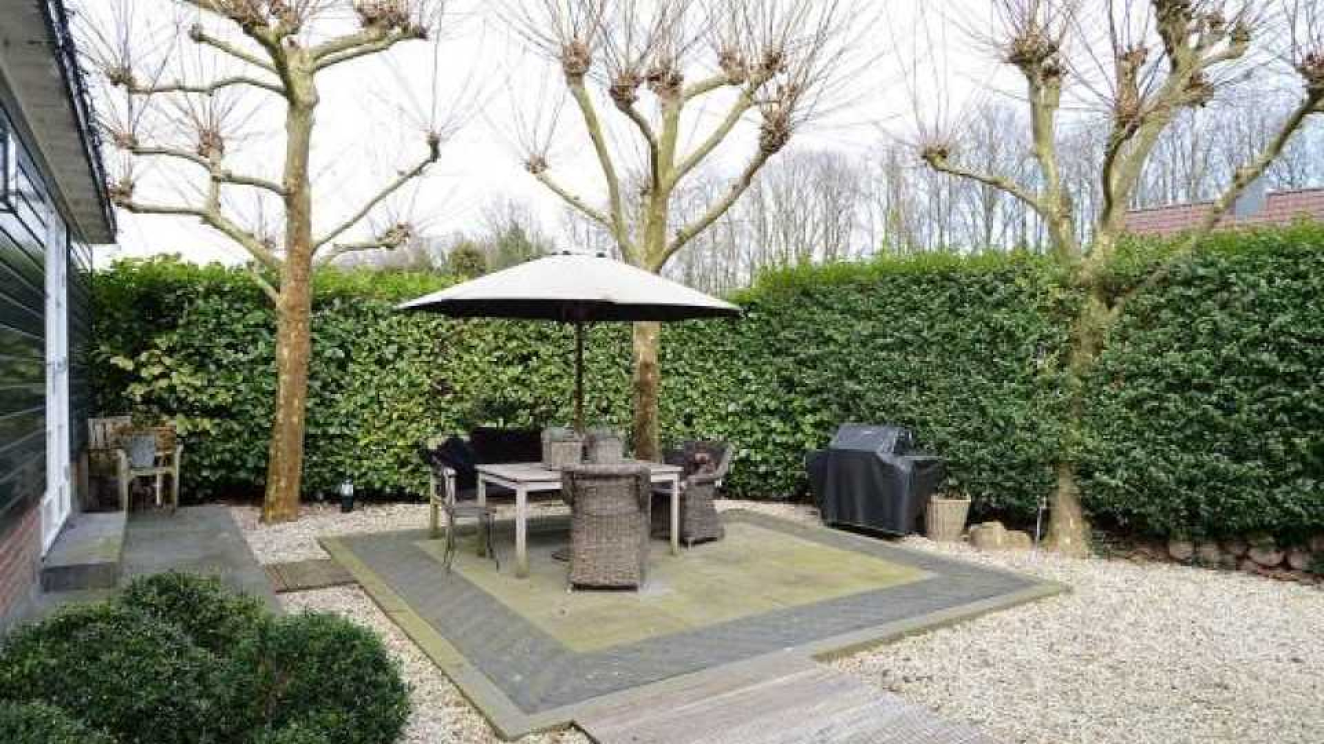 Binnenkijken in villa met buiten jacuzzi van zangeres en presentatrice Nance. Zie foto's 16