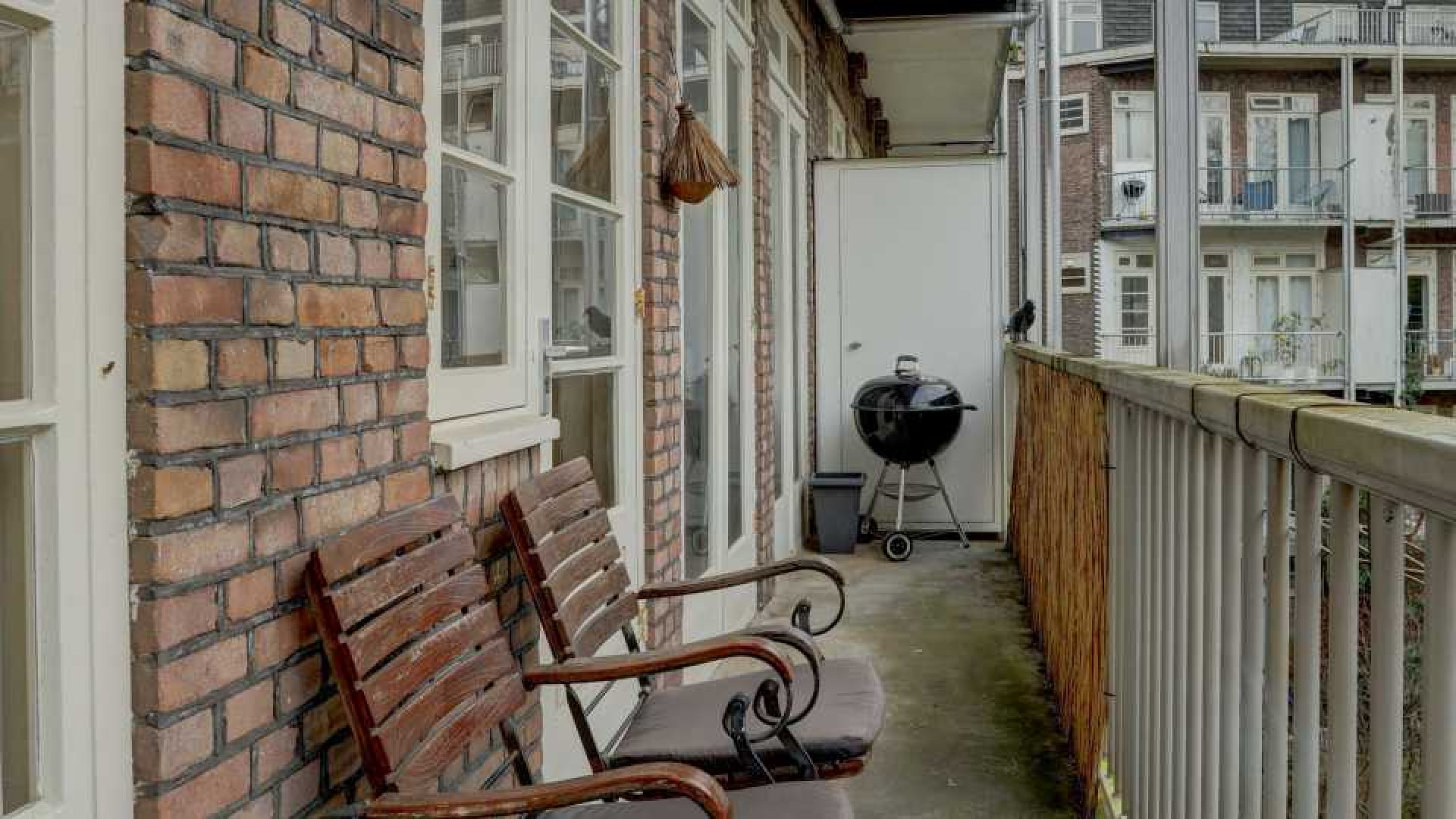 Rick Brandsteder zoekt huurder voor zijn Amsterdamse appartement. Zie foto's 9