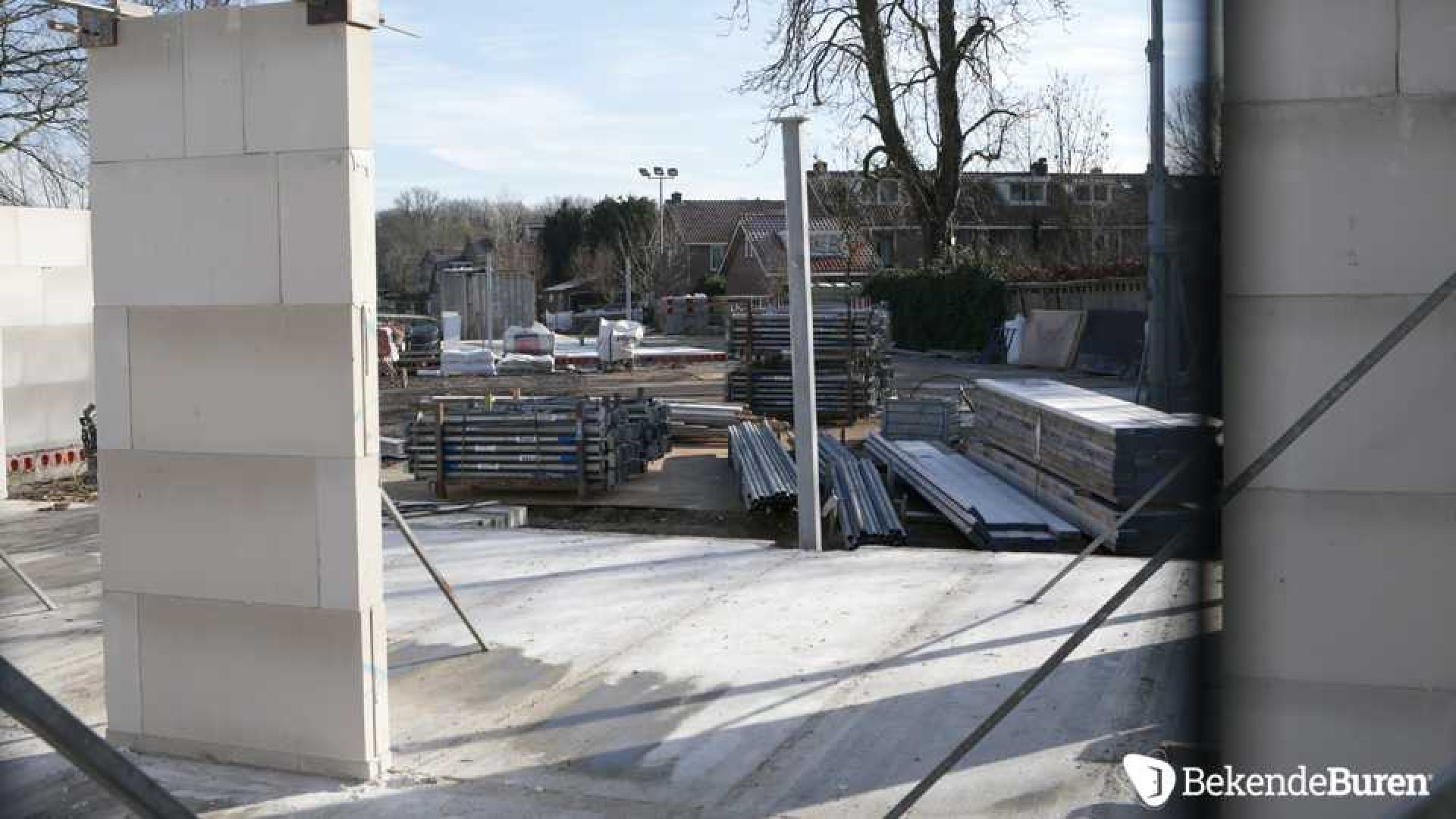 Eerste beelden van in aanbouw zijnde miljoenen villa Eva Jinek. Zie foto's 5