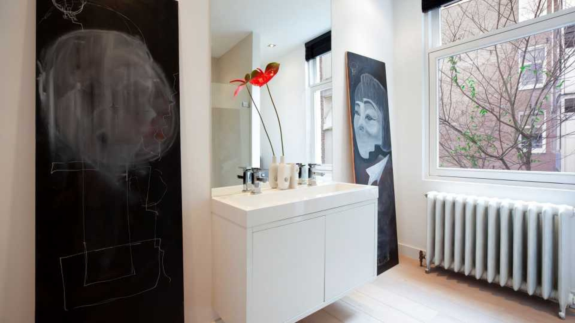 Amsterdamse appartement van wijlen Jan des Bouvrie te koop. Zie foto's 12
