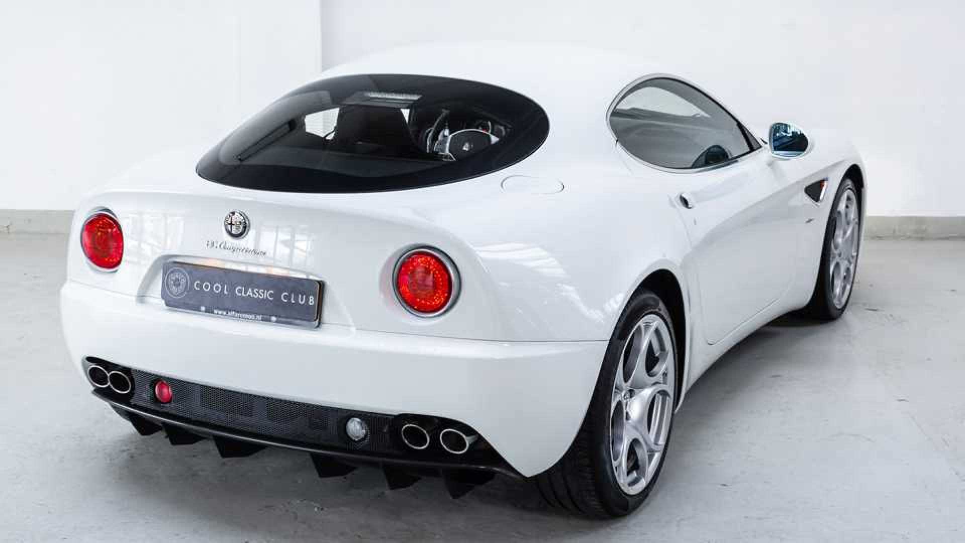 Bieden op de zeldzame Alfa Romeo van wijlen Jan des Bouvrie. Zie foto's plus alle info.