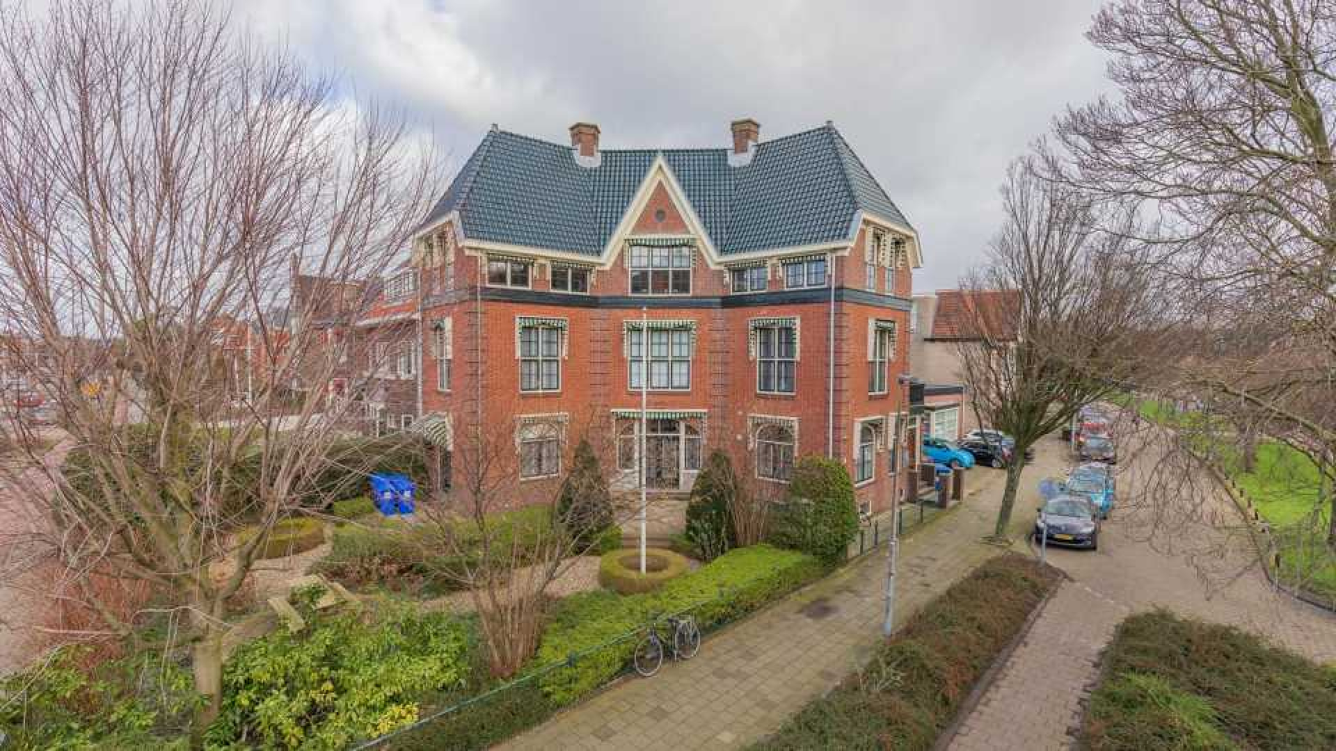 DJ Armin van Buuren zoekt huurder voor dit monumentale pand. Zie foto's 1