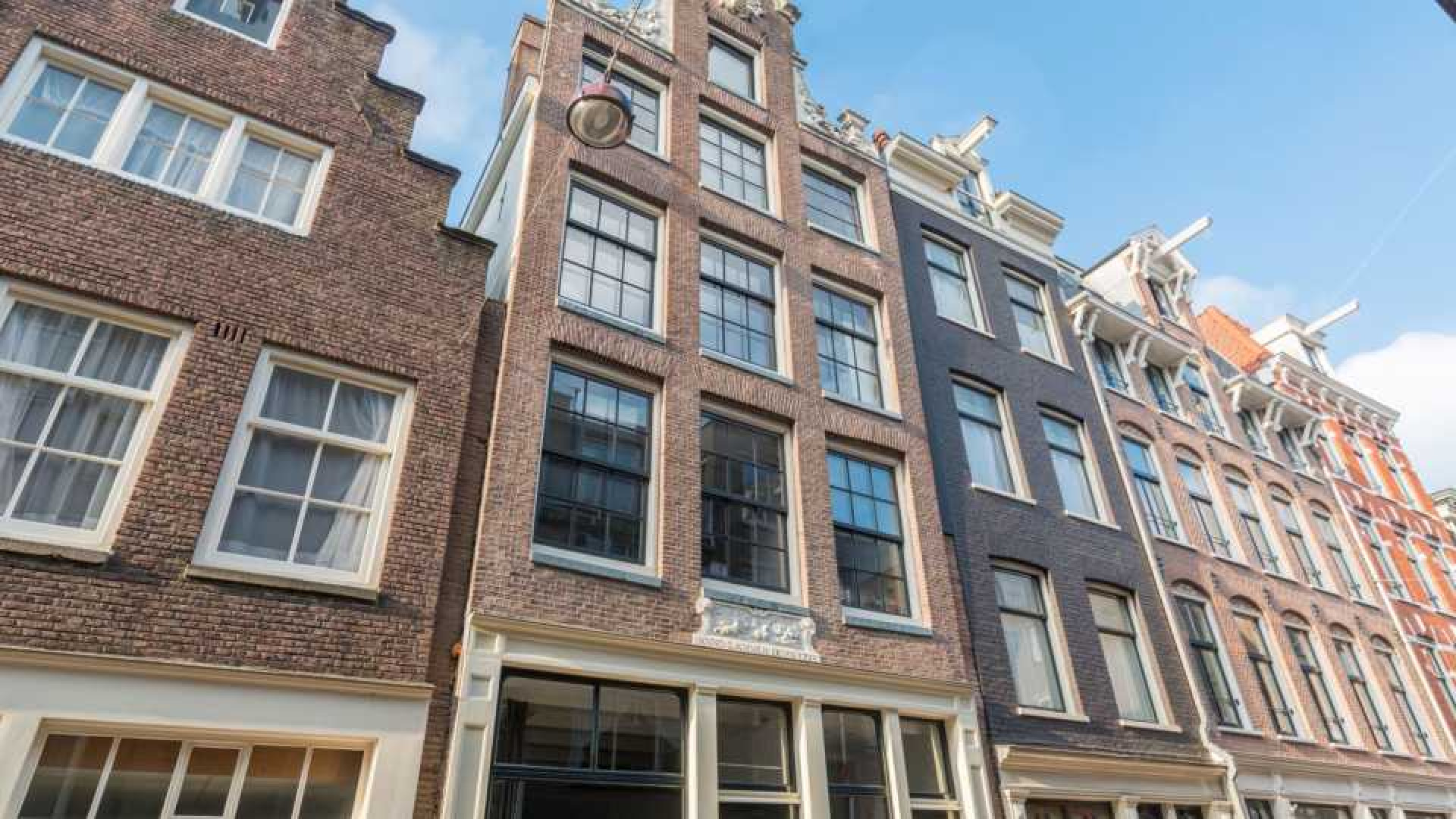 Niels van den Berg ruilt Meilandjes villa in voor dit pand in de Jordaan. Zie foto's 1