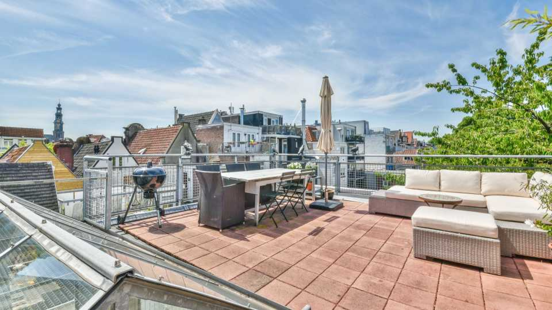 Niels van den Berg ruilt Meilandjes villa in voor dit pand in de Jordaan. Zie foto's 20