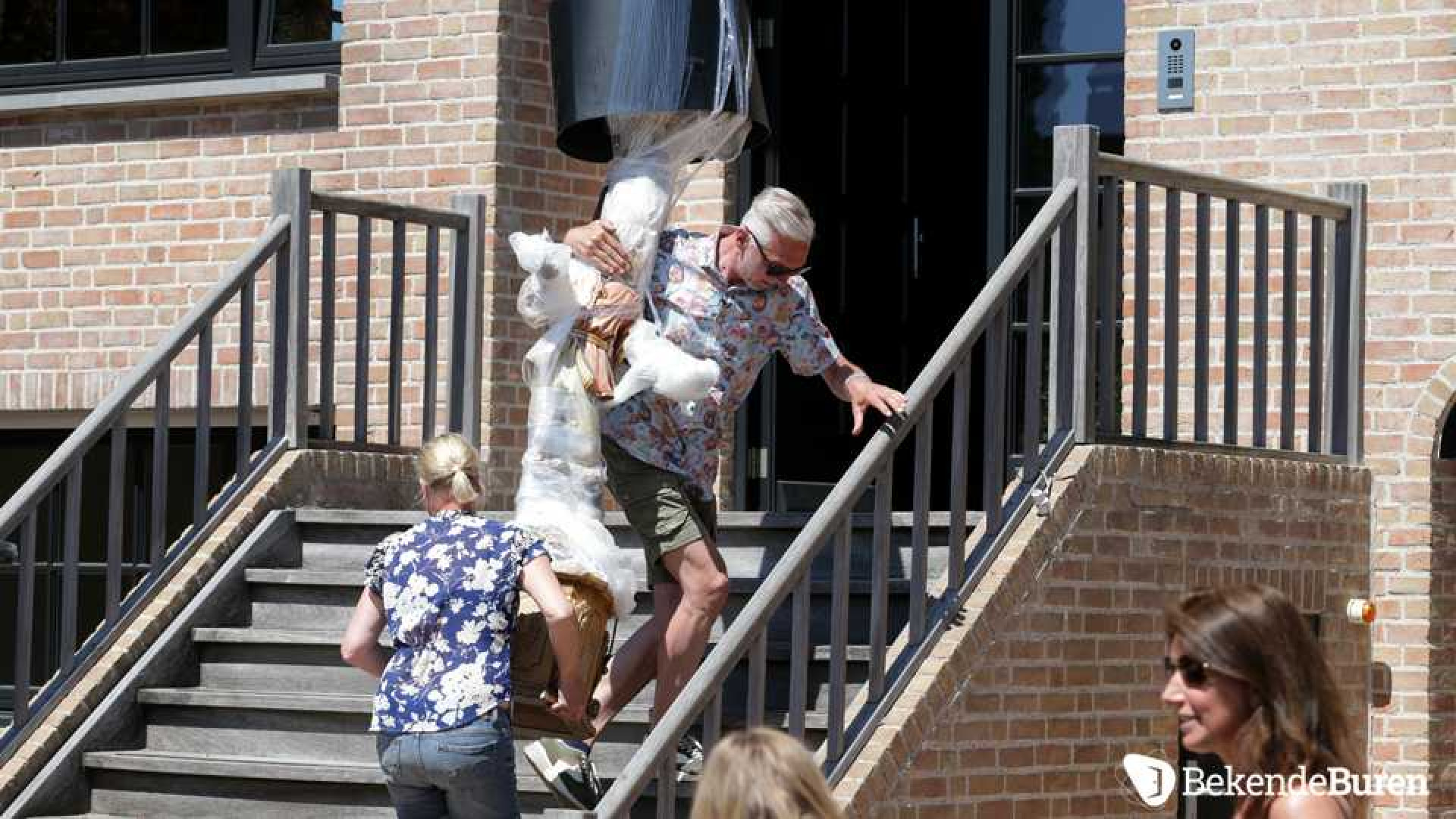 Vandaag zijn de Meilandjes naar Noordwijk verhuisd. Bekendeburen heeft alle beelden. Kijk snel! 5